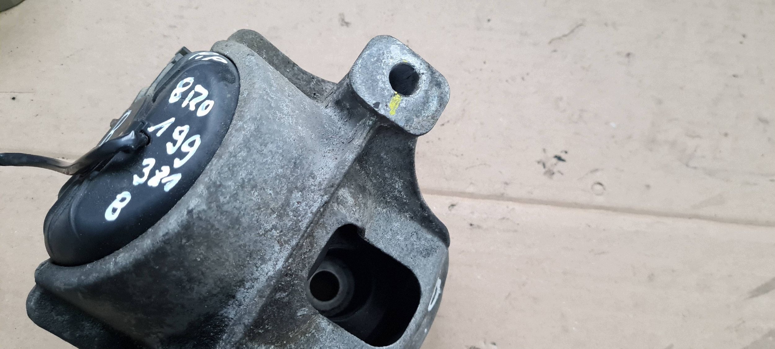 A6 C7 4G LIFT engine mount right 2.0 TDI 8R0199381B A4 B8 A5 Q5