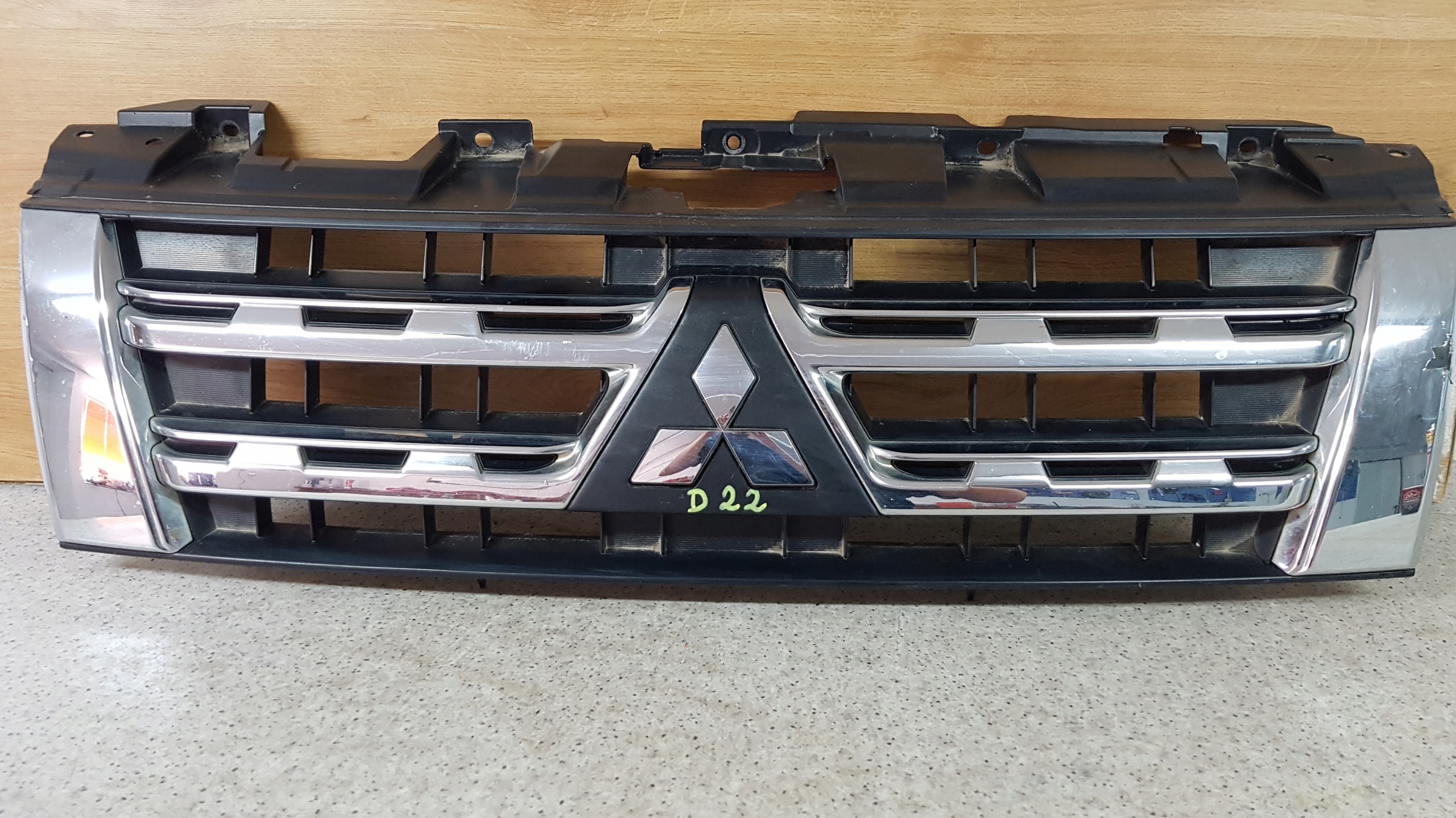 MITSUBISHI PAJERO IV 11-14 GRILL ATRAPA D 19