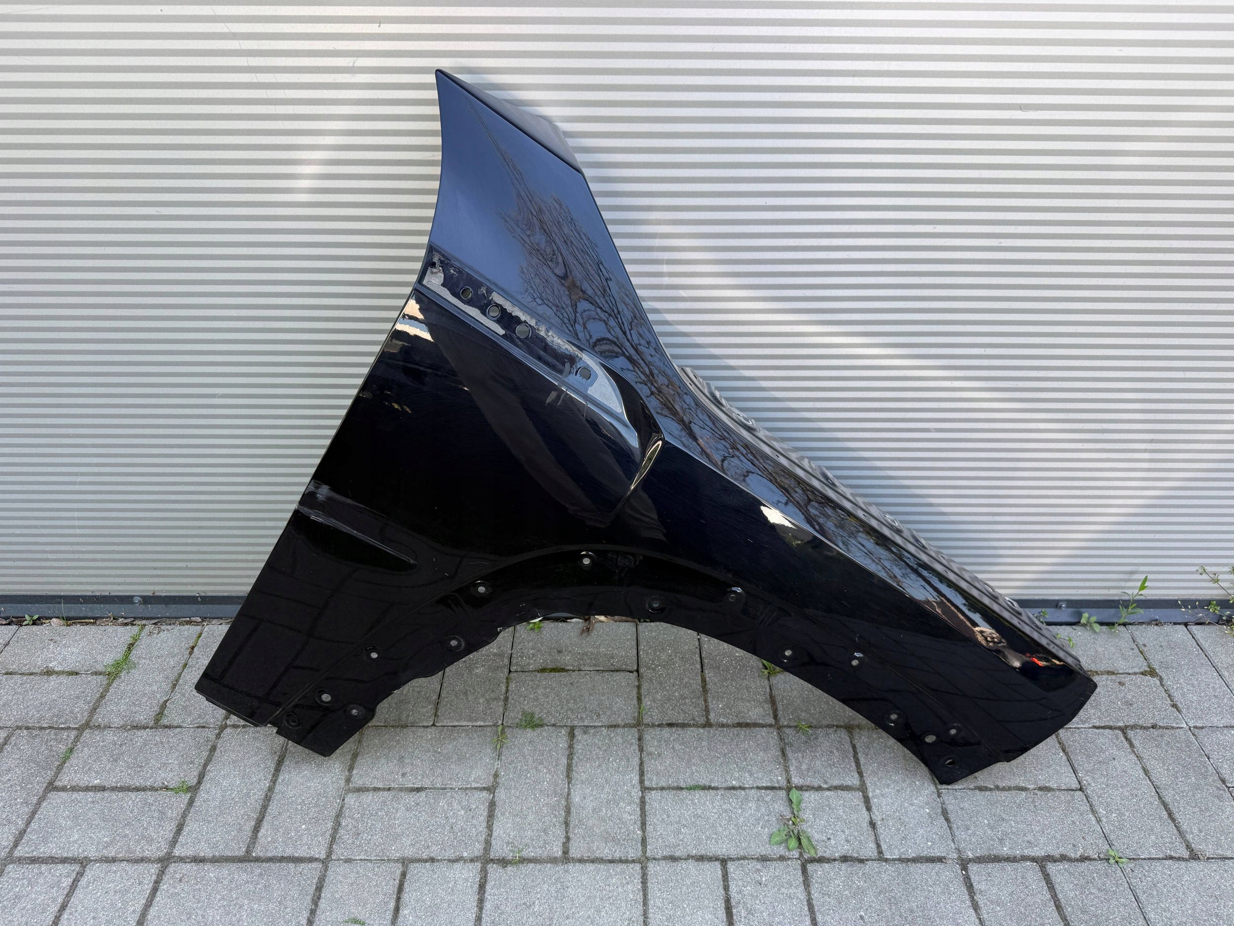 Bmw XM G09 fender right front front