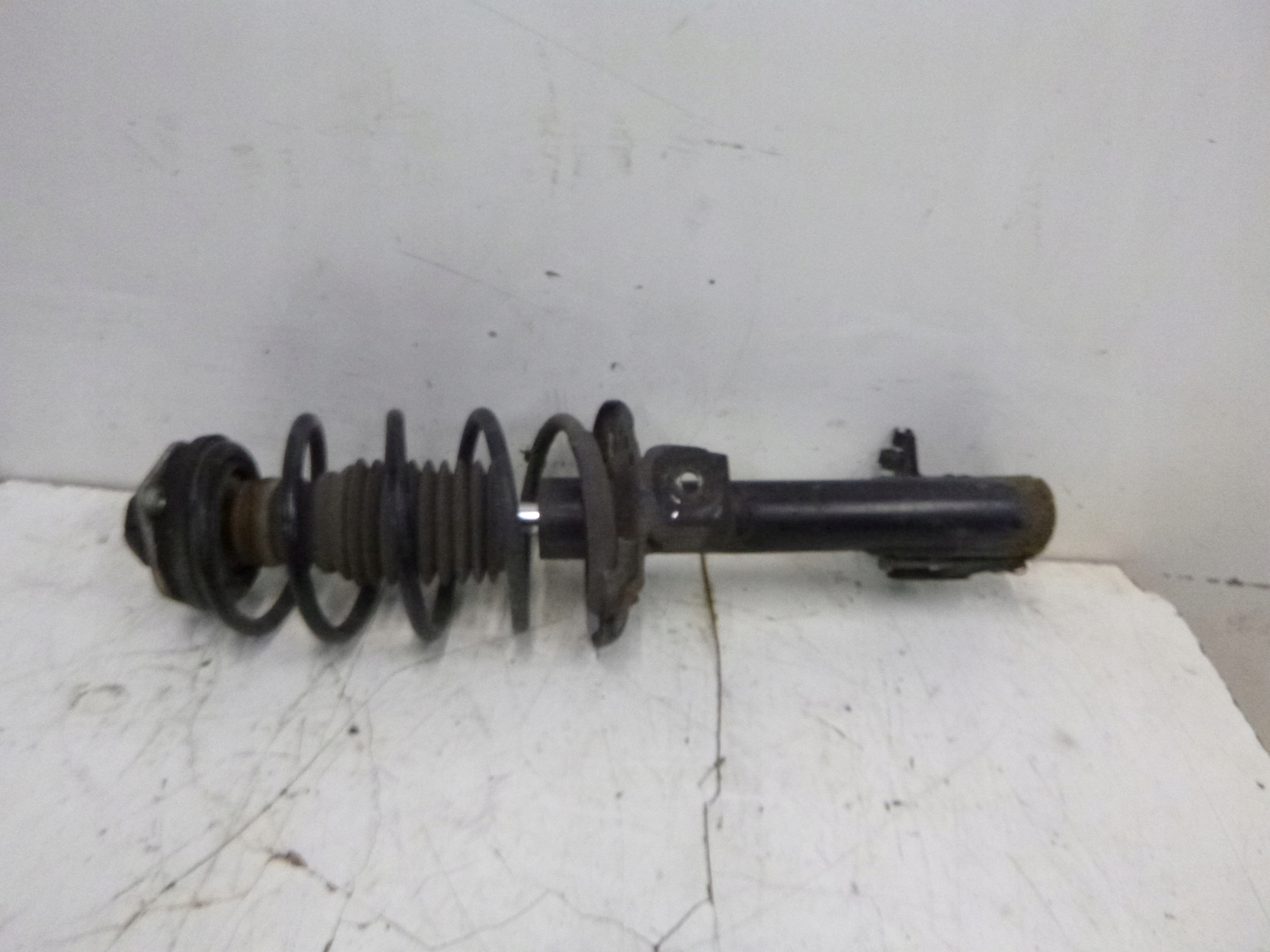 shock absorber front right Mercedes W169 1.5 A KLASA 04-12 1693201430