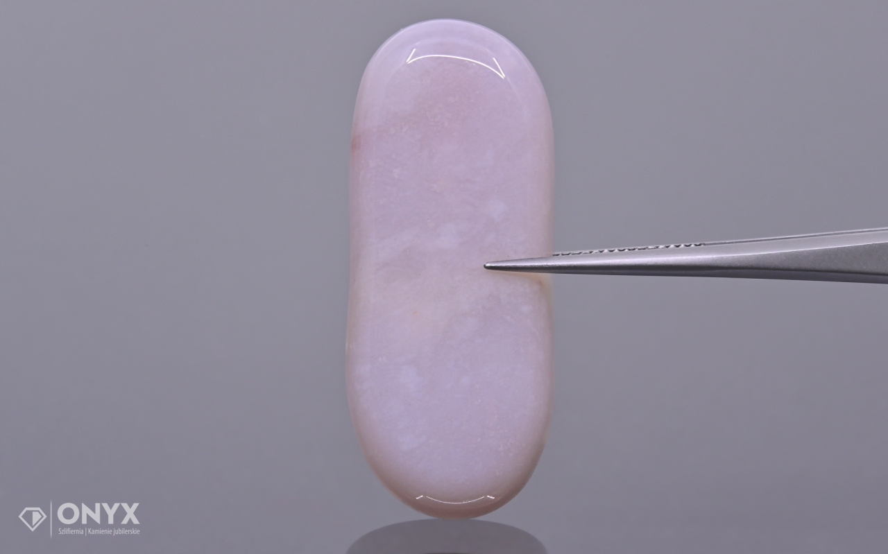 Chalcedon růžová konvexní nepravidelná destička 42x17,5 mm