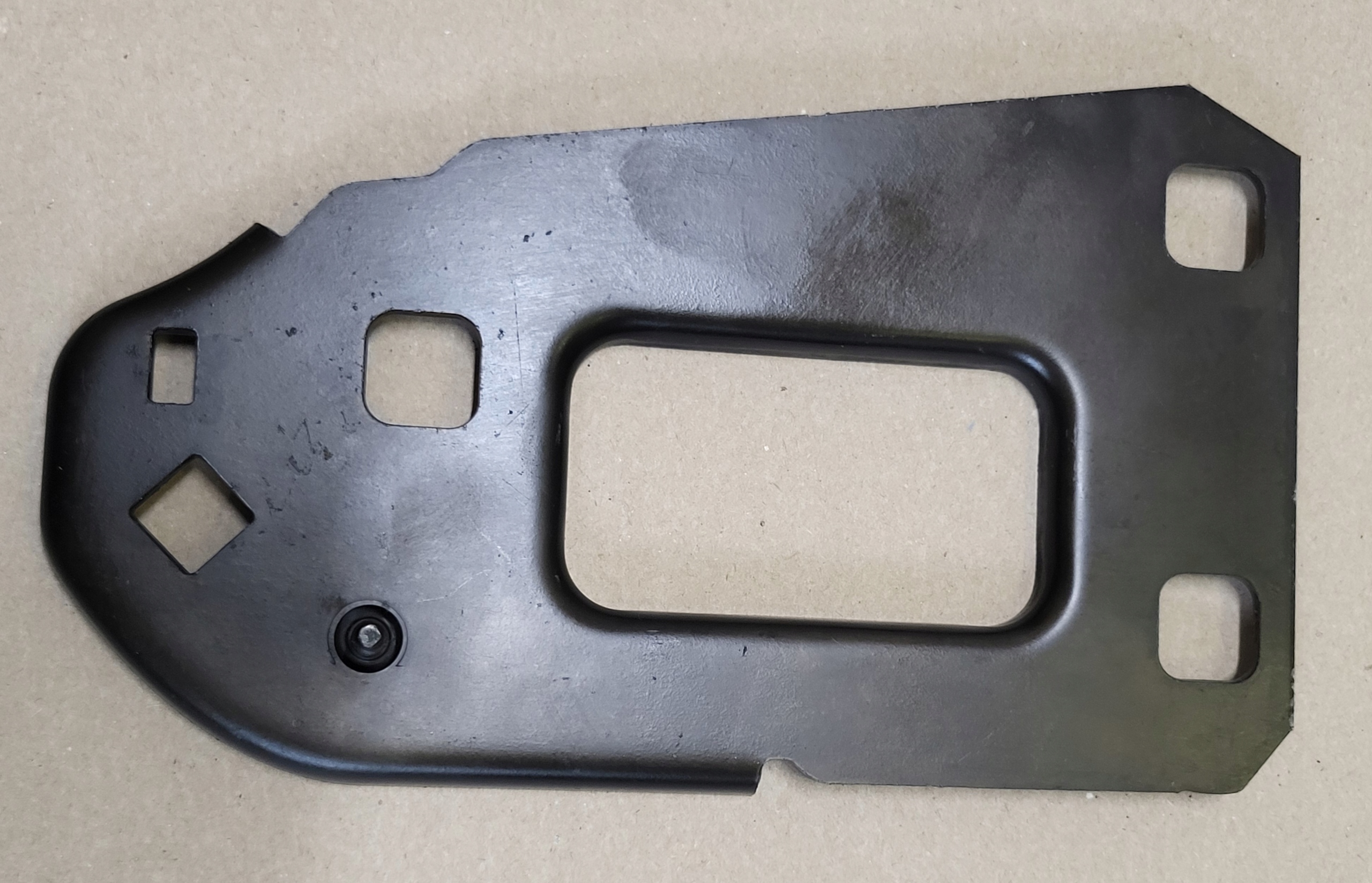 plate USTALAJACA support panel for radiators console left siders AUDI A4 B8 8K A5 8T OE