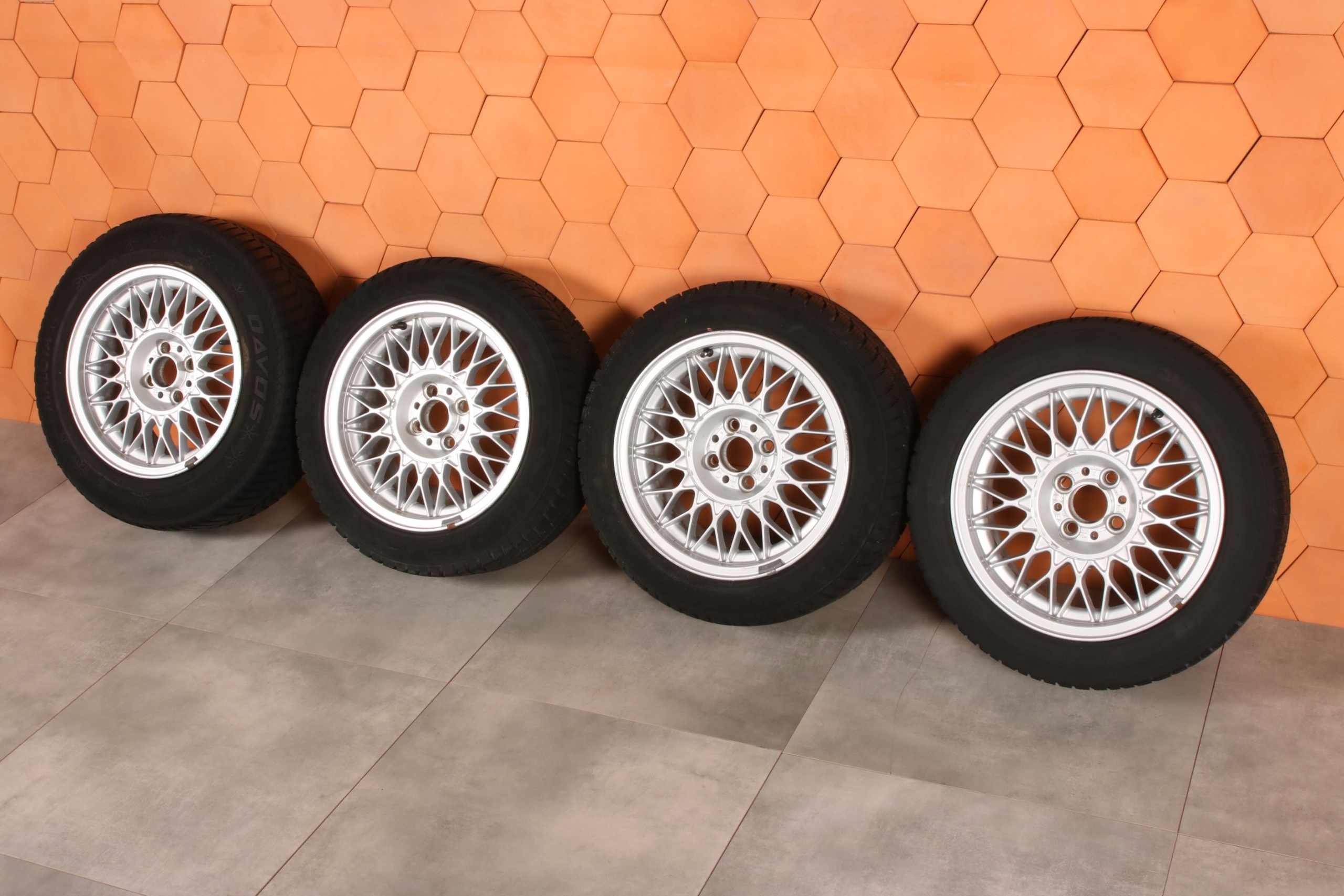 BMW 3 E30 Z1 E30 ORYGINALNE disc wheels 15" 7J 4X100 1179066