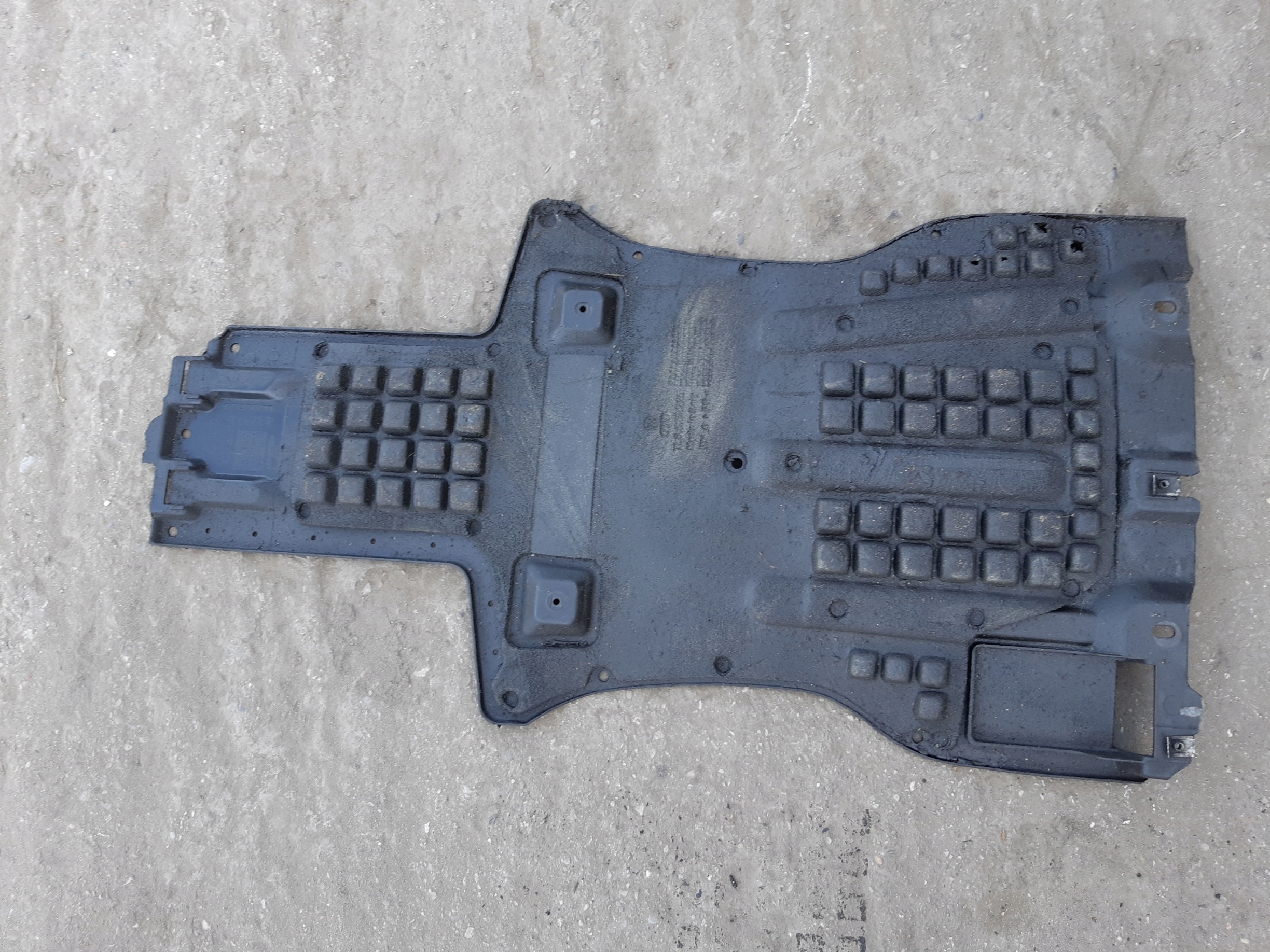AUDI Q7 4L abdeckung Blende Abdeckung DOL untere unter Getriebe 7L8825231A