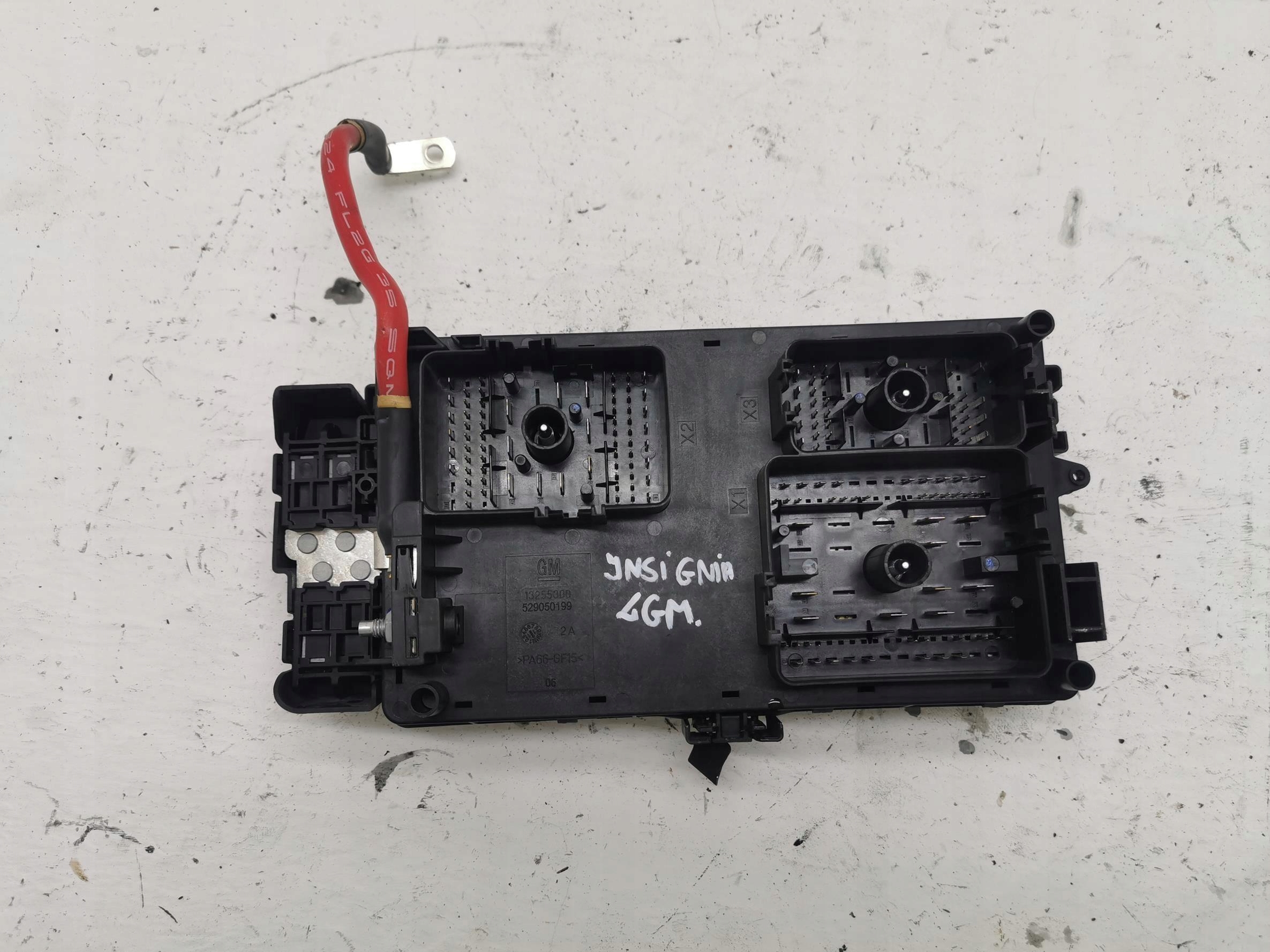 Module fusibles OPEL INSIGNIA A 22758740