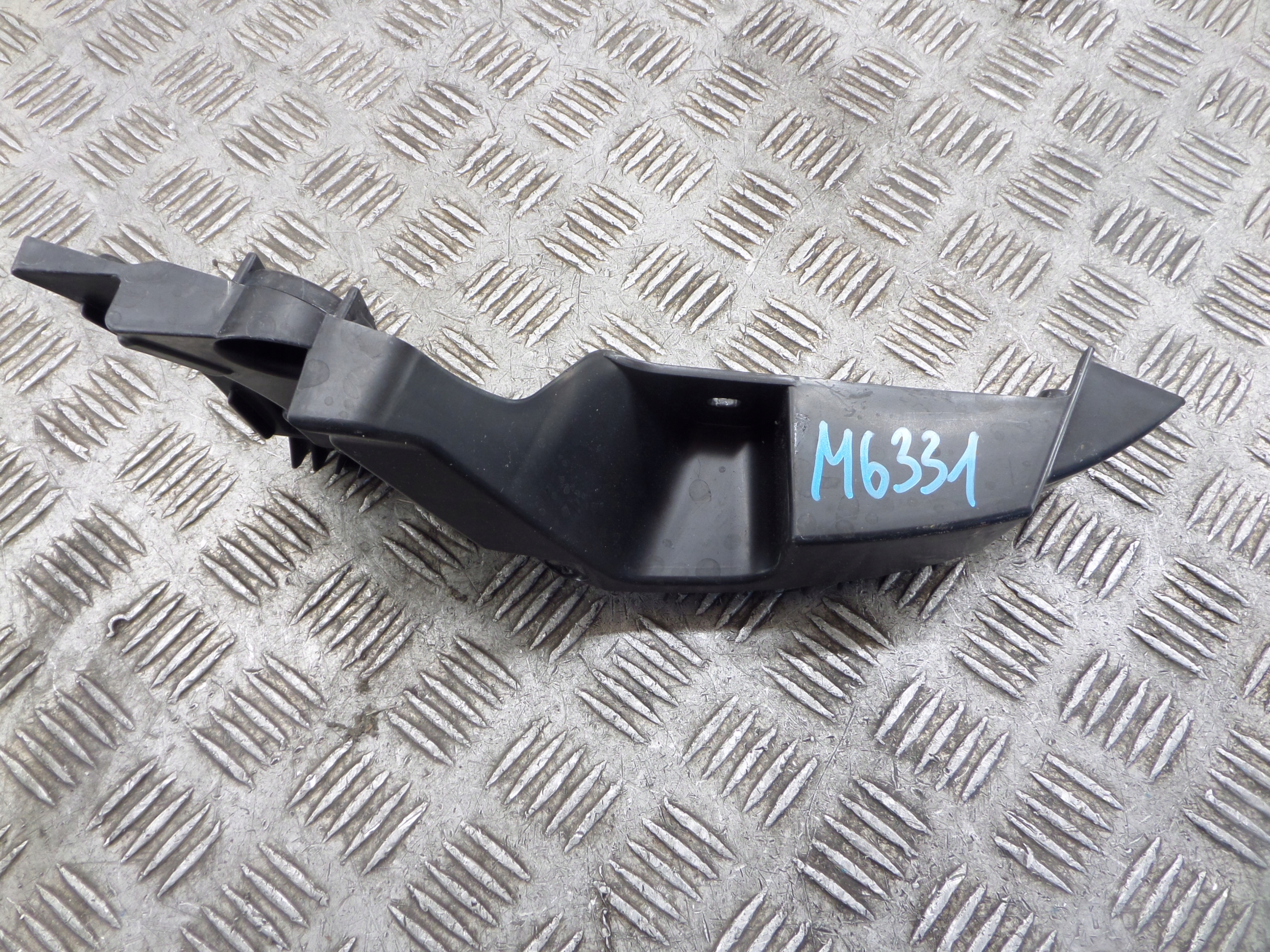 SEAT IBIZA V Support Support plaque Pare choc Gauche Arrière 6F0807377