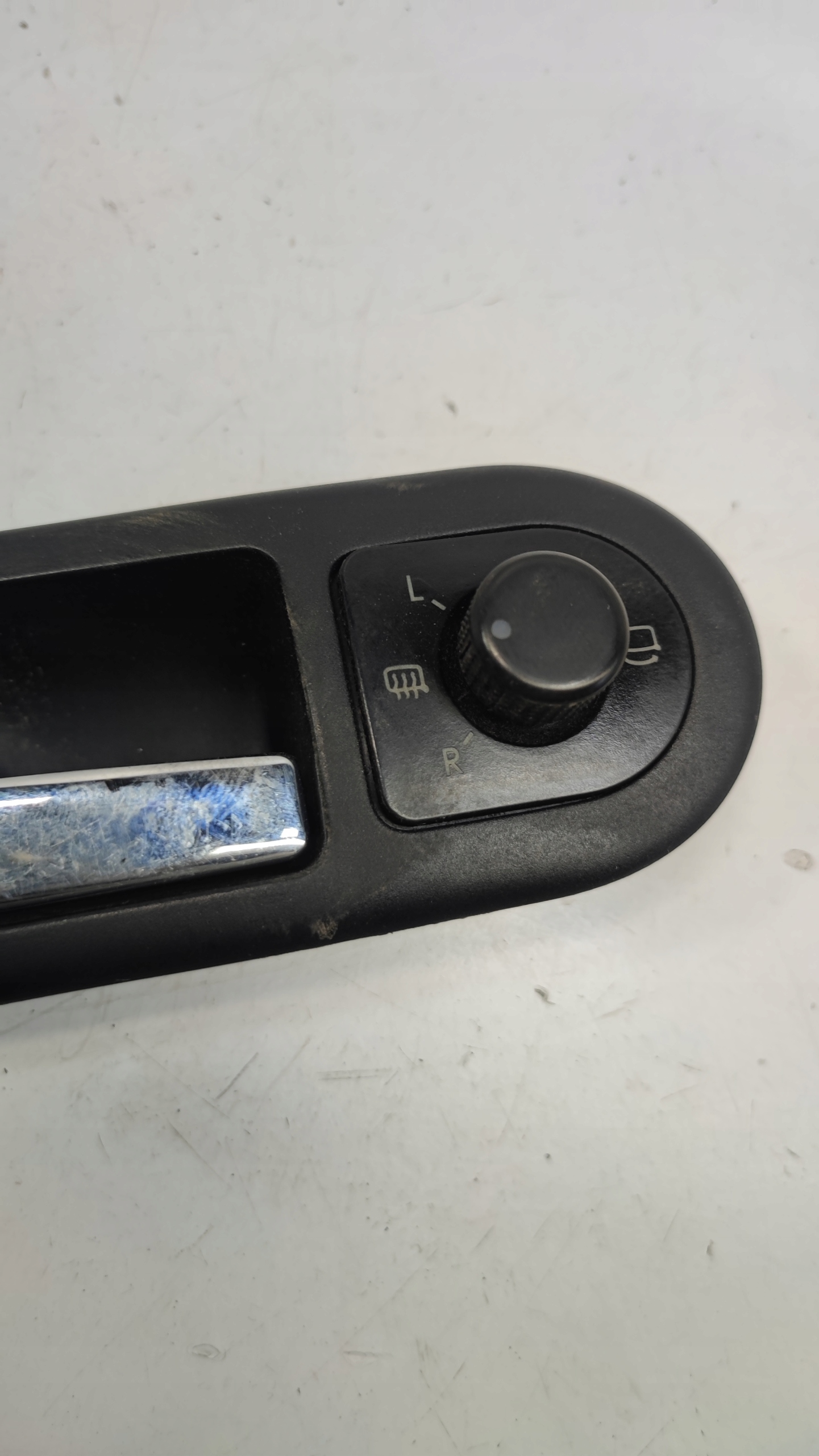 KLAMKA WEWNĘTRZNA LEWY PRZÓD VOLKSWAGEN BORA Producent części Volkswagen OE