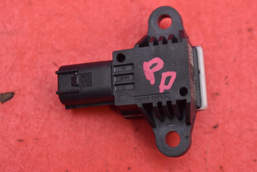 impact sensor right front 9X23-14C676-AB JAGUAR XJ X351 09-15