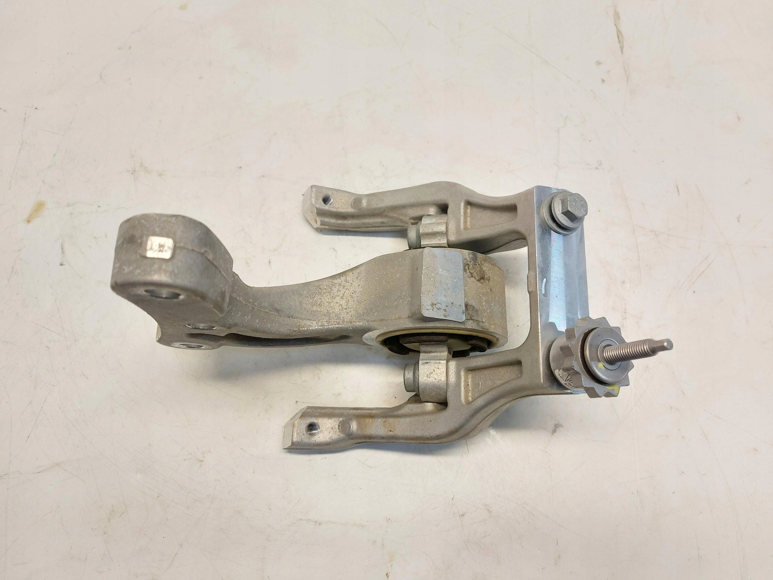 Taycan Cross Turismo holder engine mount holder console 9j1804495
