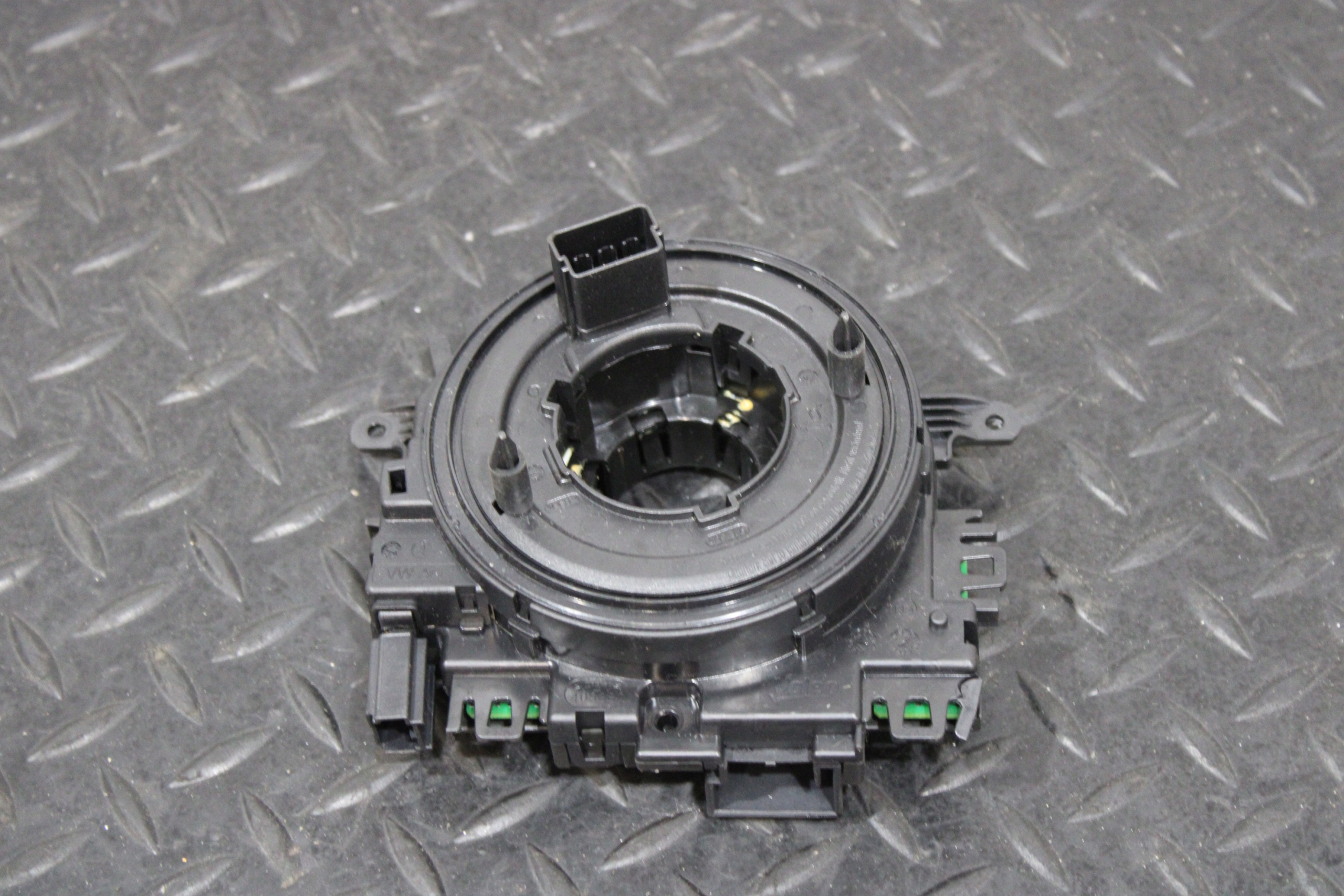 ring below steering wheel, VW PASSAT B8 3G0 3G9