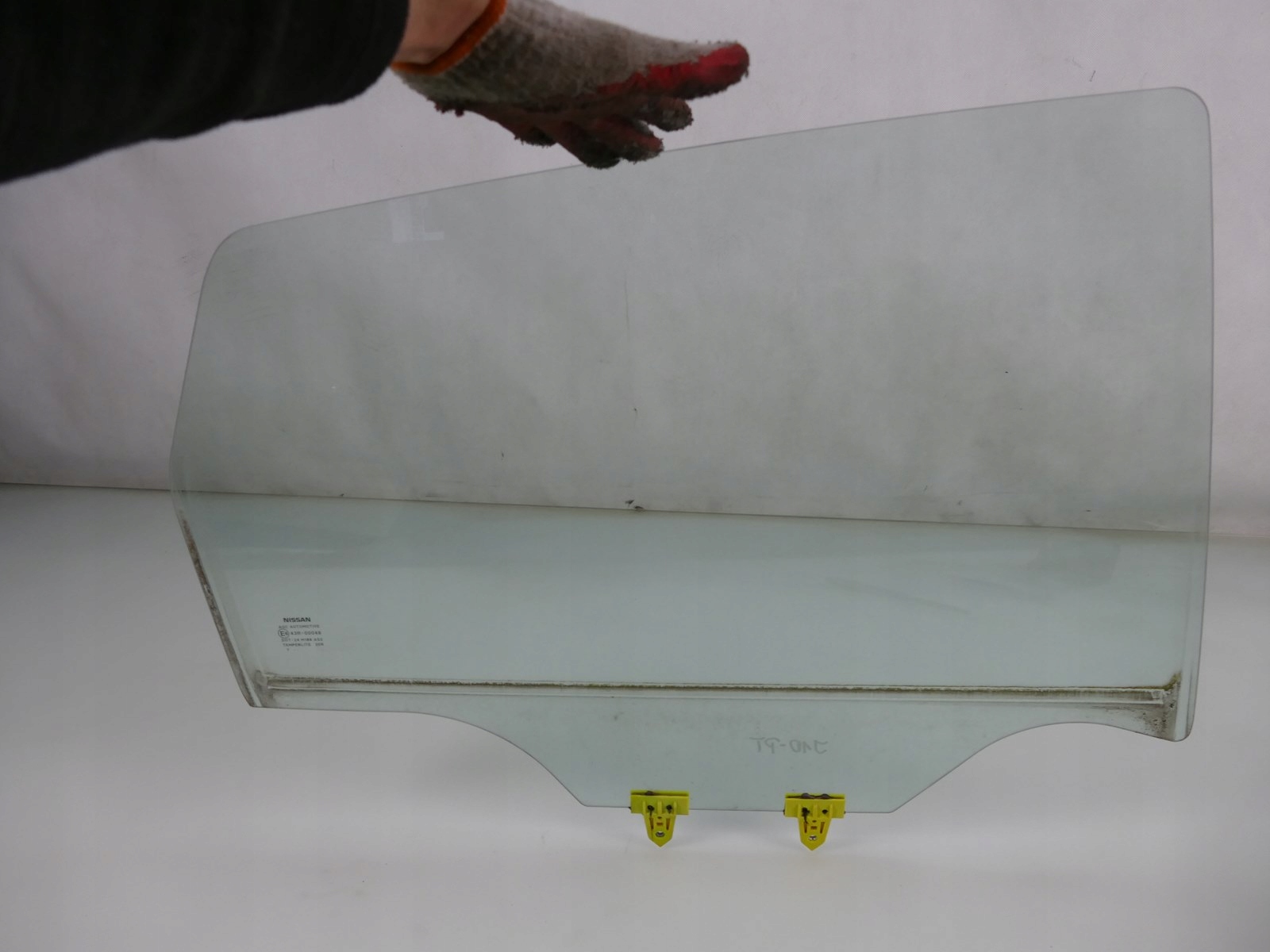 123jjj NISSAN QASHQAI J10 SZYBA DRZWI PRAWY TYŁ TYLNA za 50.00PLN z