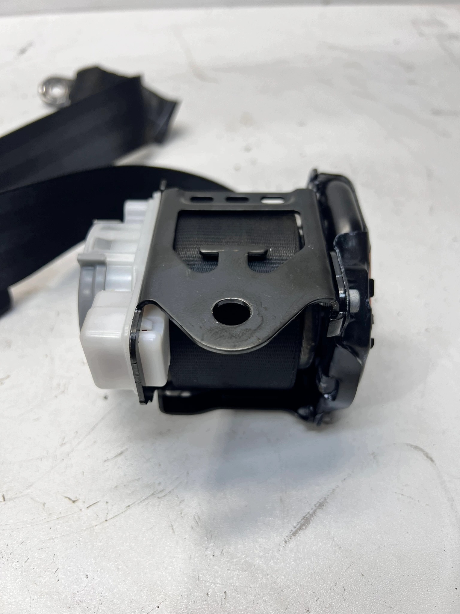 Gurten Sicherheits mitte AUDI A6 C7 4G0857807C