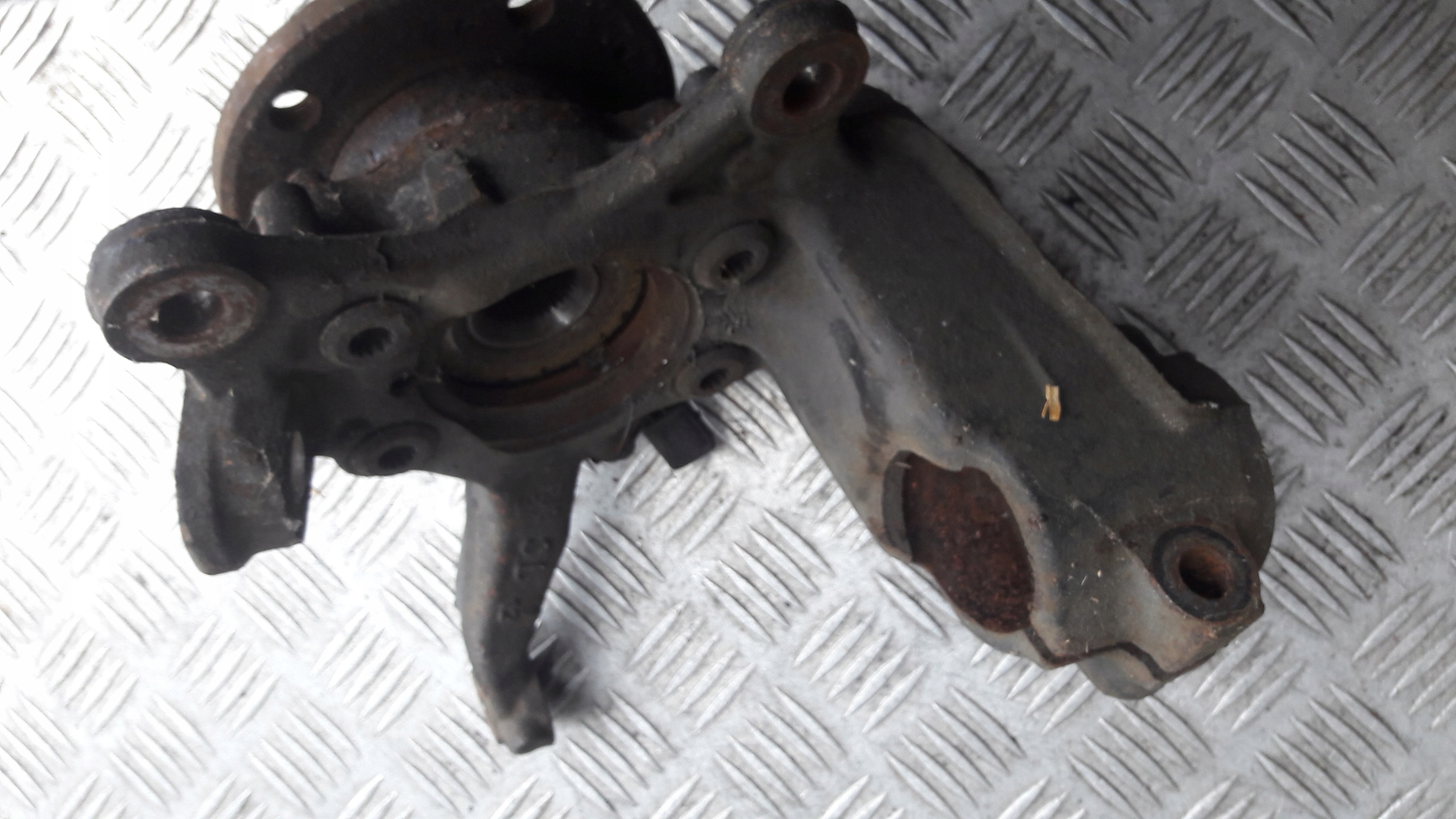 AUDI A3 8P otoč ľavá predok 1.9 TDI