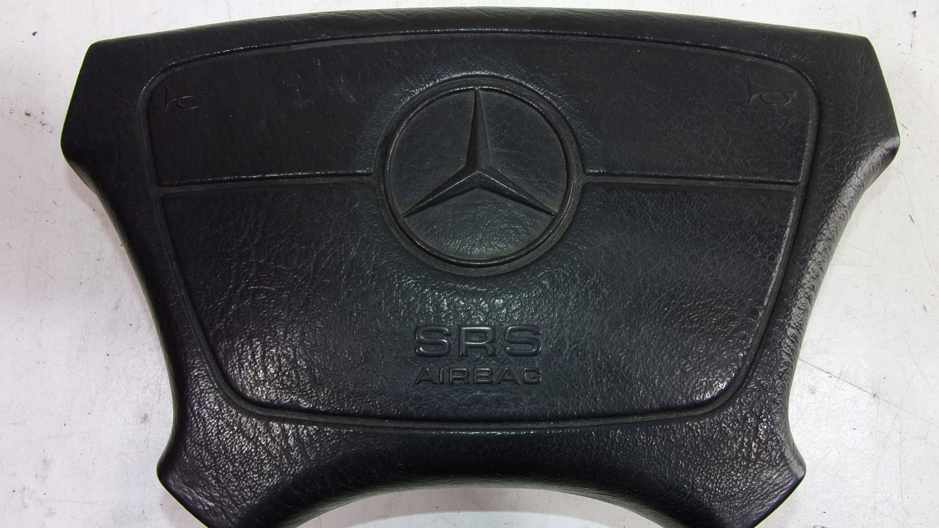 PODUSZKA AIRBAG KIEROWCY MERCEDES W124 EKLASA 1404600068 za 260 zł z