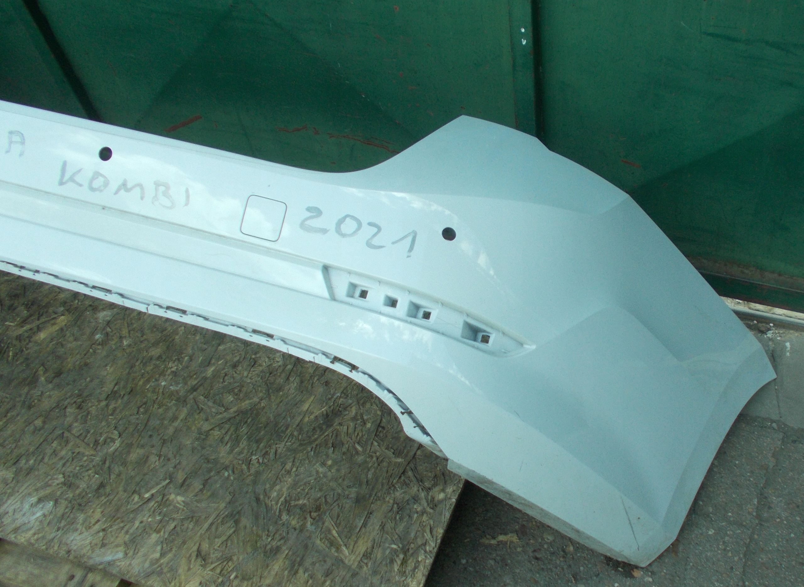 SKODA OCTAVIA KOMBI 21R bumper rear part