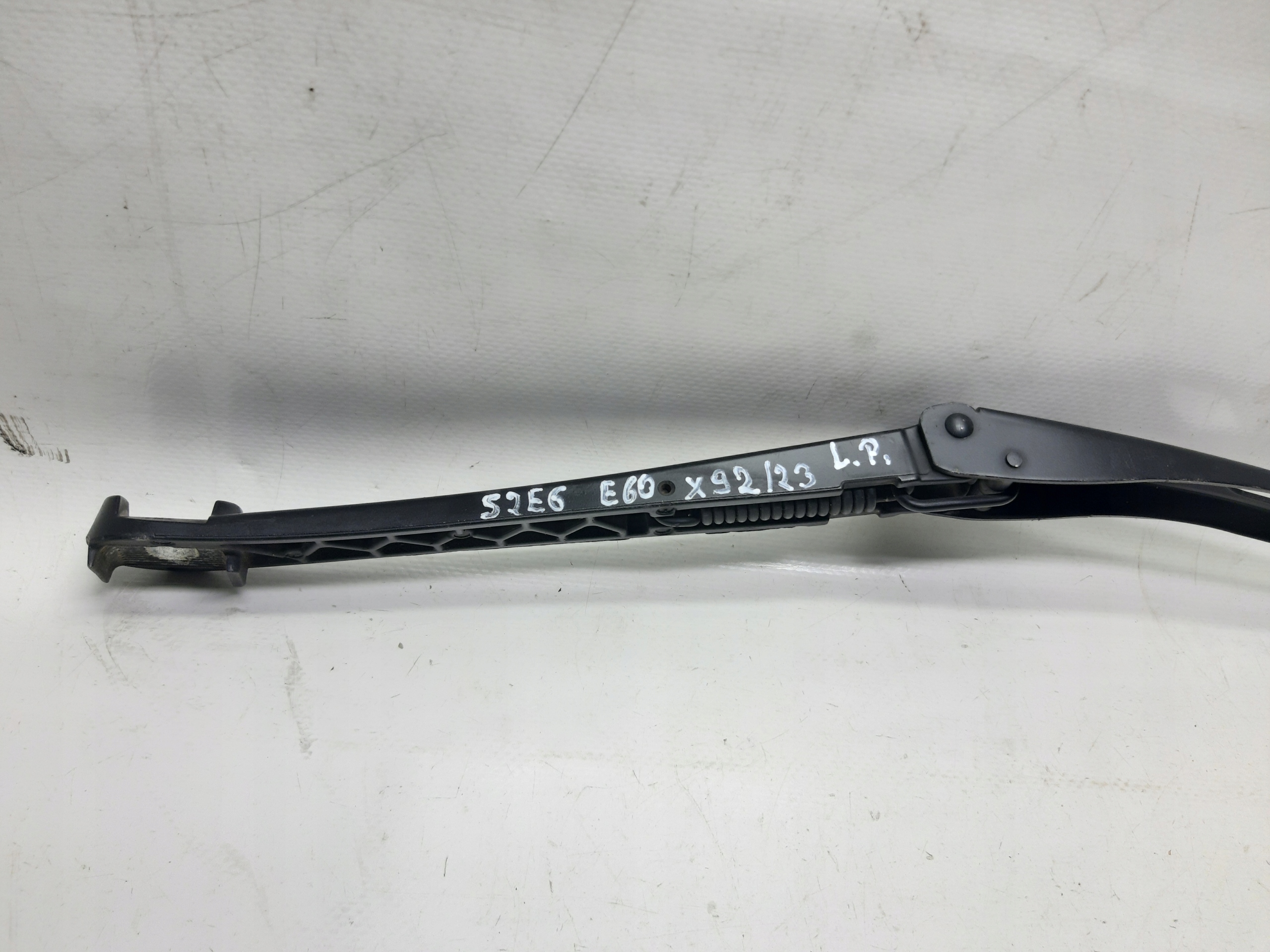 BMW SERIA 5 E60 E61 wischerarm Scheibenwischer links