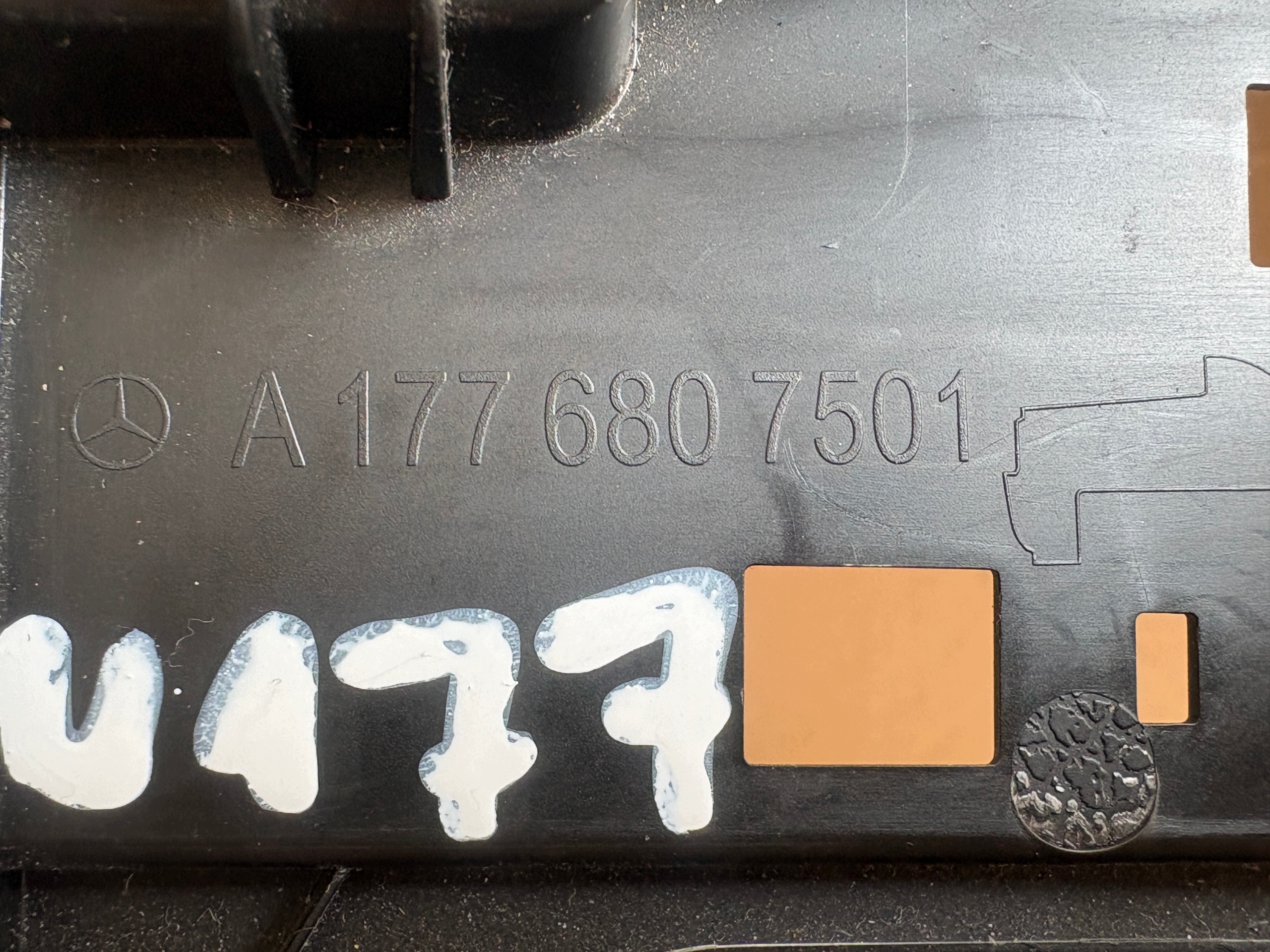 MERCEDES A classe W 177 couvre console A1776807501