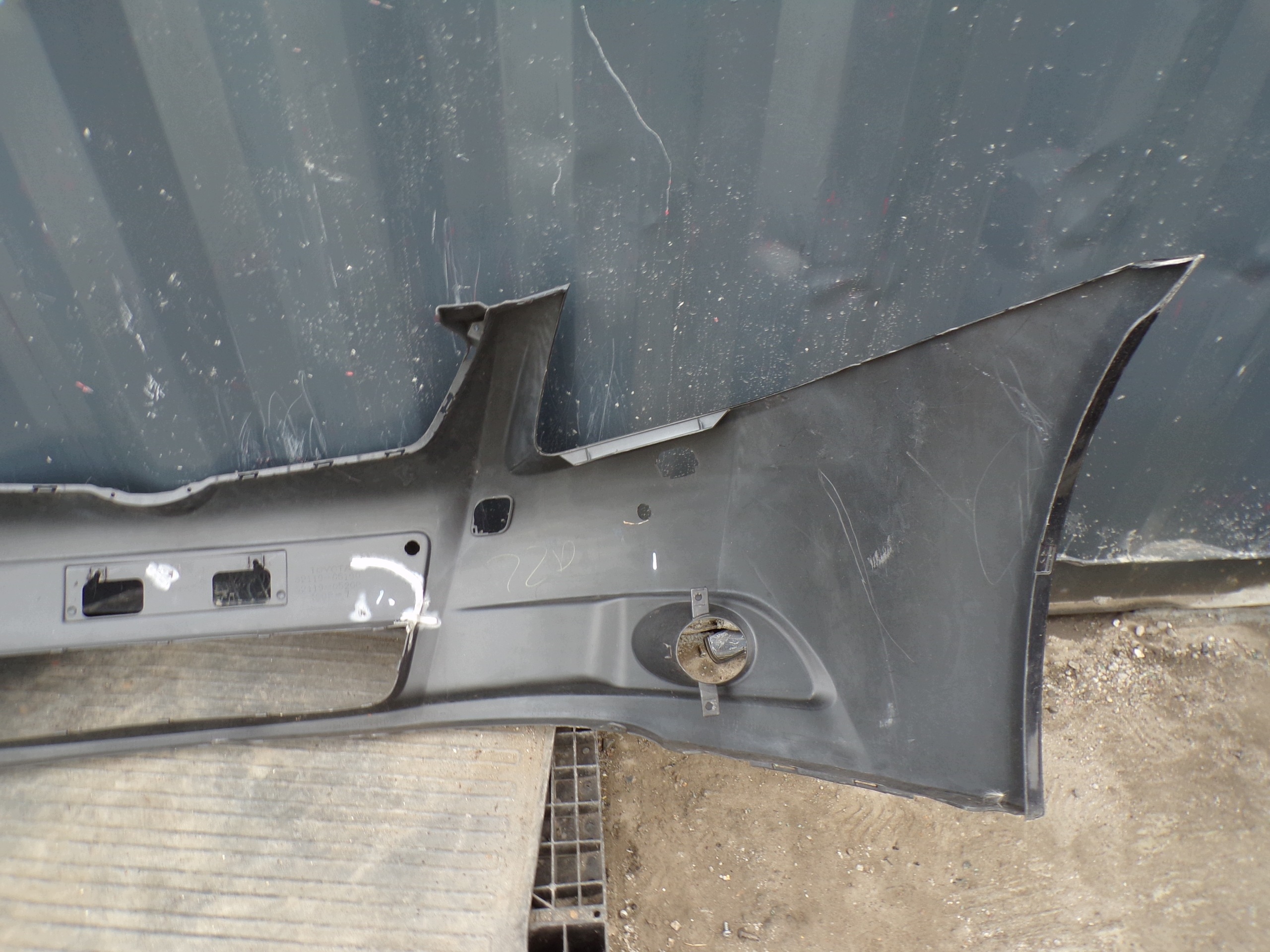 front bumper front TOYOTA AVENSIS T27 (R1)