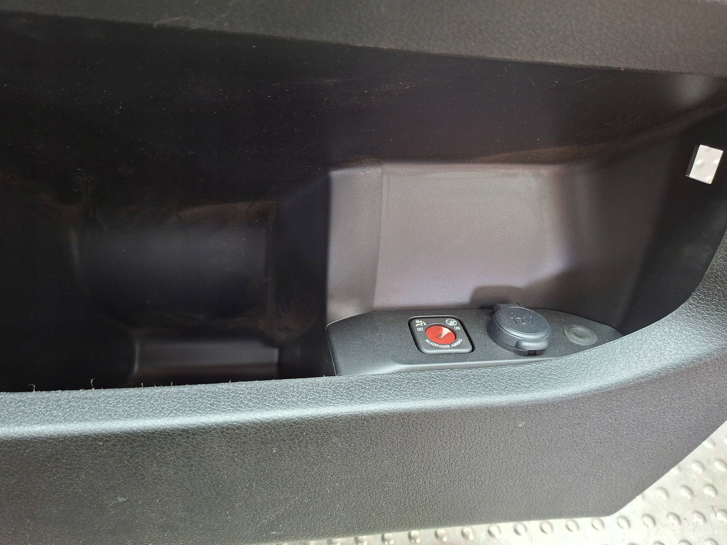pretinac suvozača suvozača 9808242577 CITROEN JUMPY III EXPERT III 2016