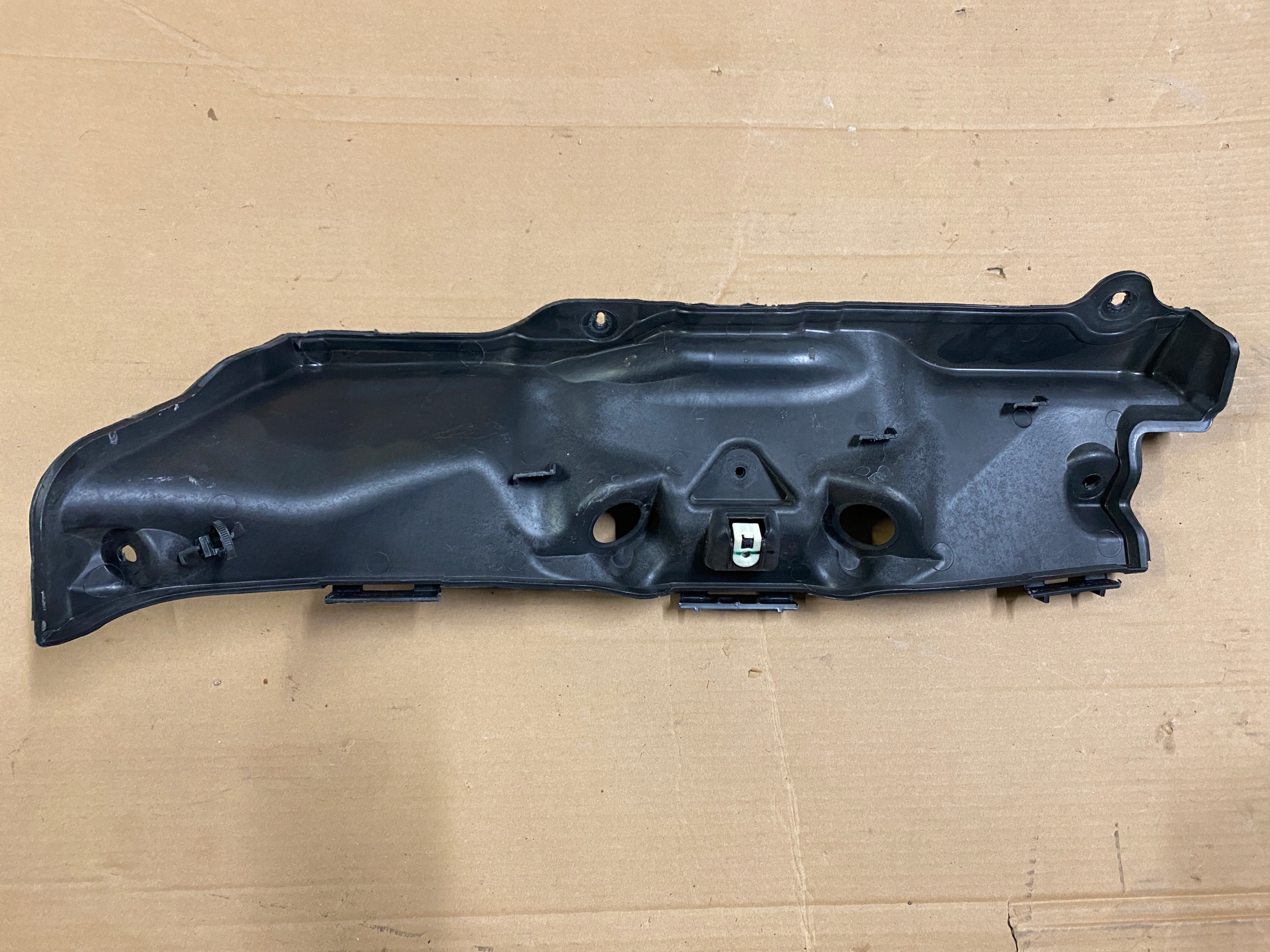 BMW X5 G05 G06 G07 OSŁONA ŚCIANY GRODZIOWEJ 7424940