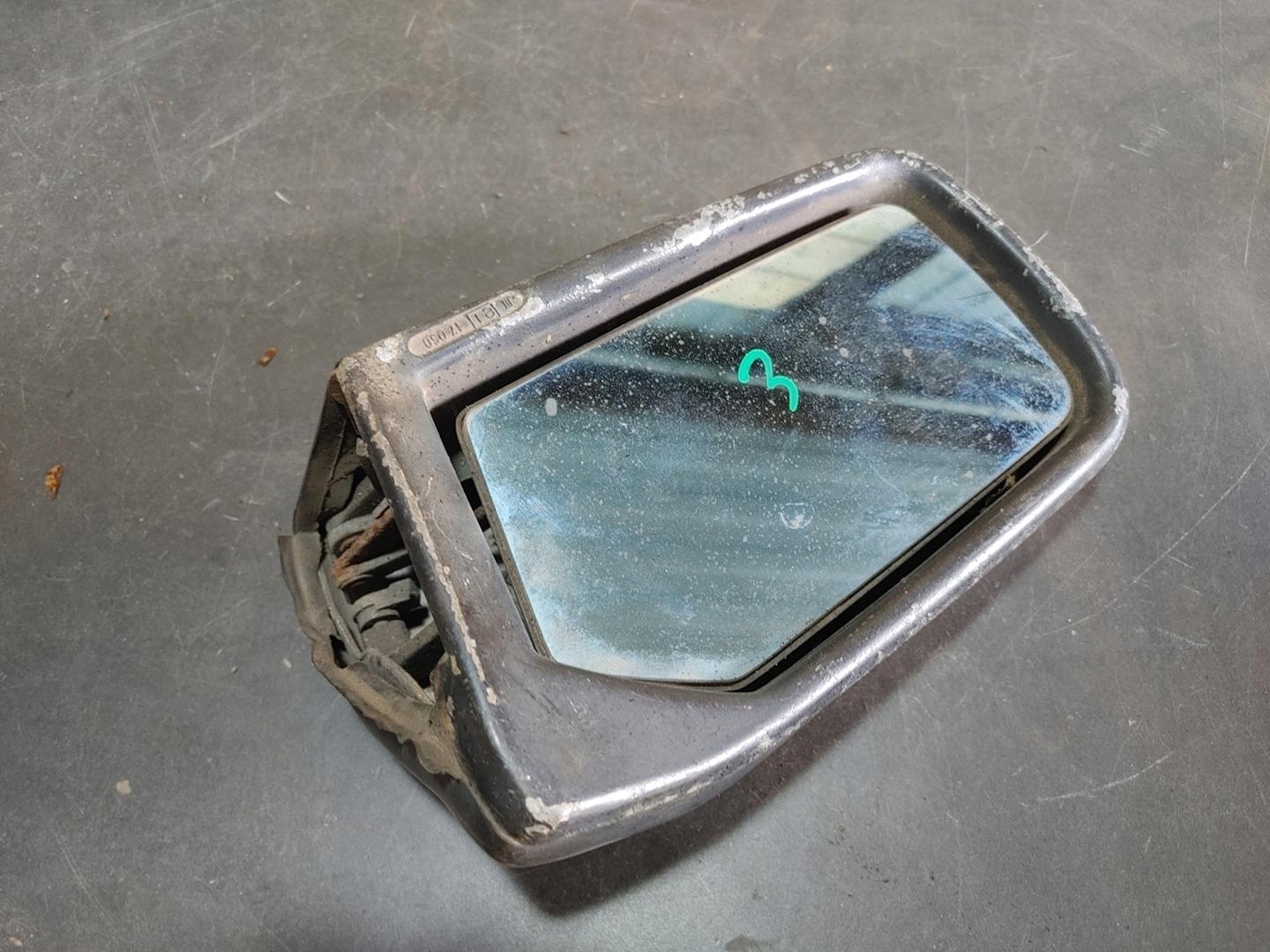 SAMOCHÓD ZABYTKOWY MERCEDES LUSTERKO ZEWNĘTRZNE ORYGINAŁ PRL POLECAM