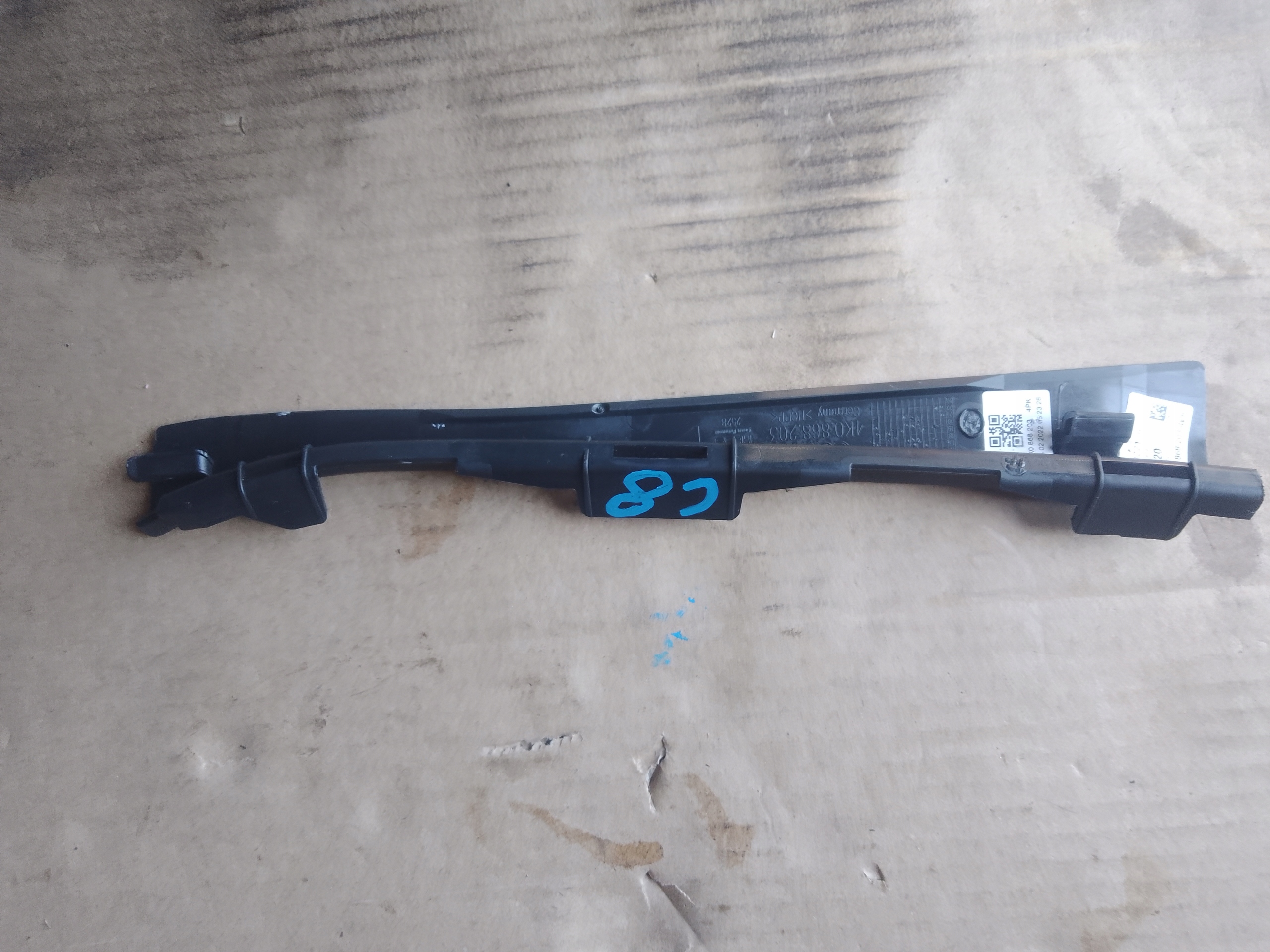 cover SLUPKA left AUDI A6 C8 4K0868203