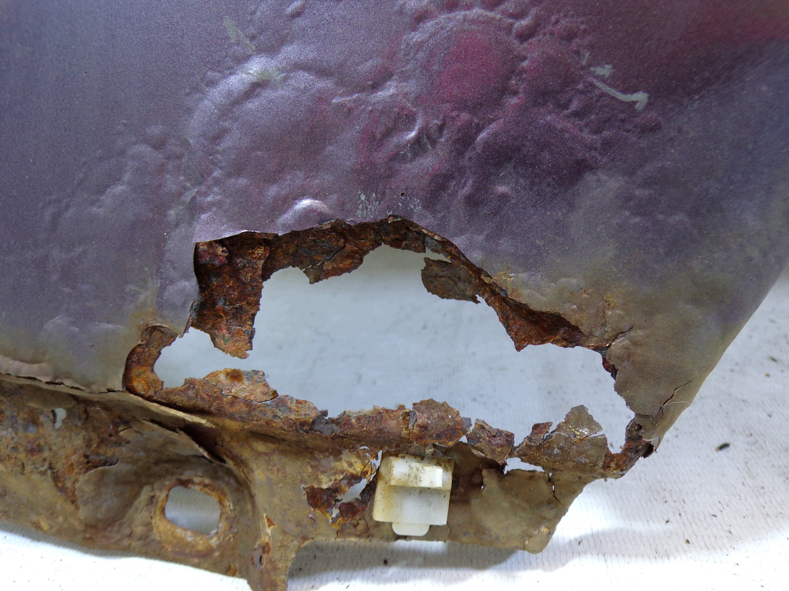 fender right front MERCEDES W124 E-KLASA