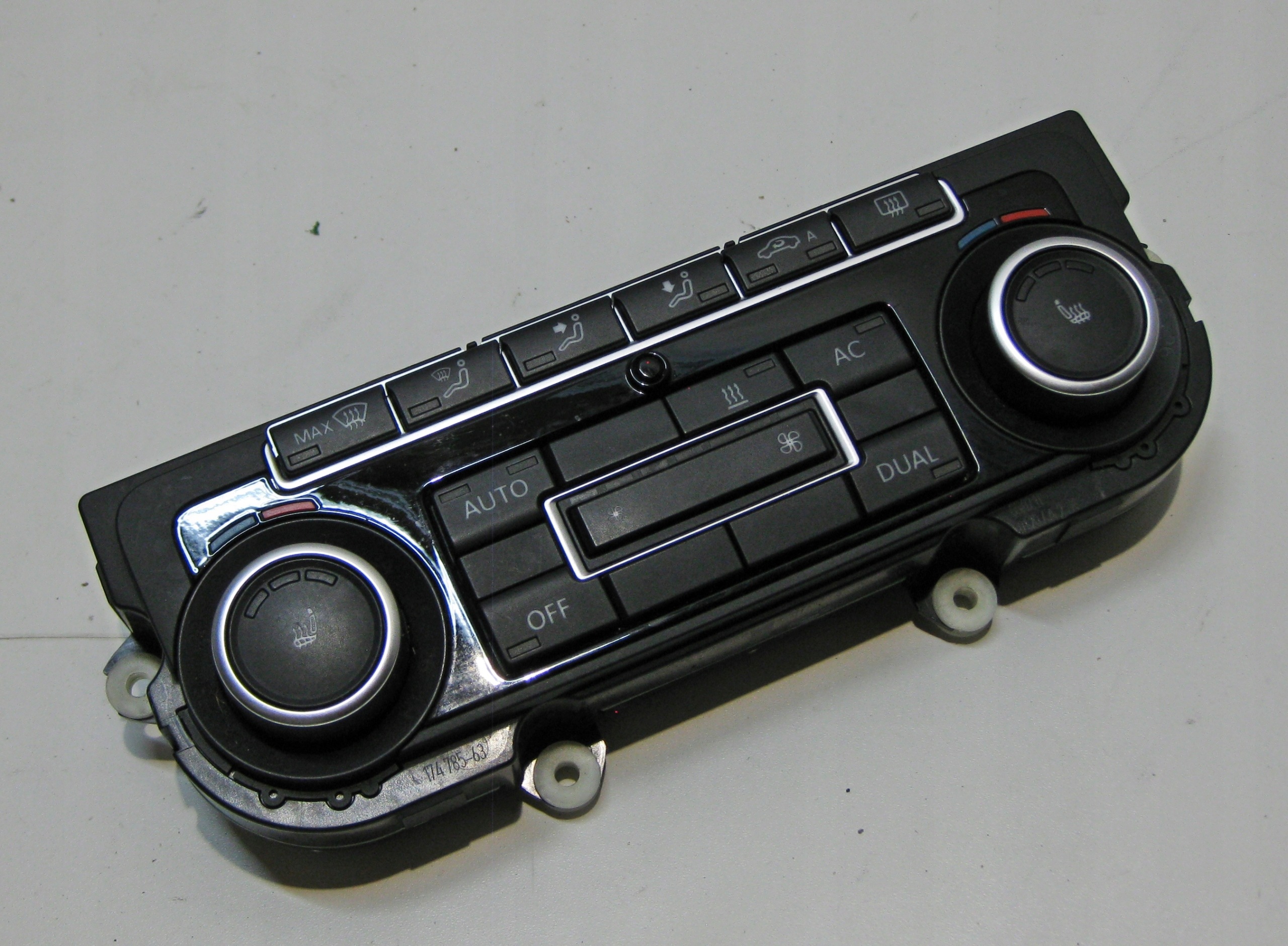 VW GOLF VI KOMBI 11R Unite commande clima 5K0907044FA