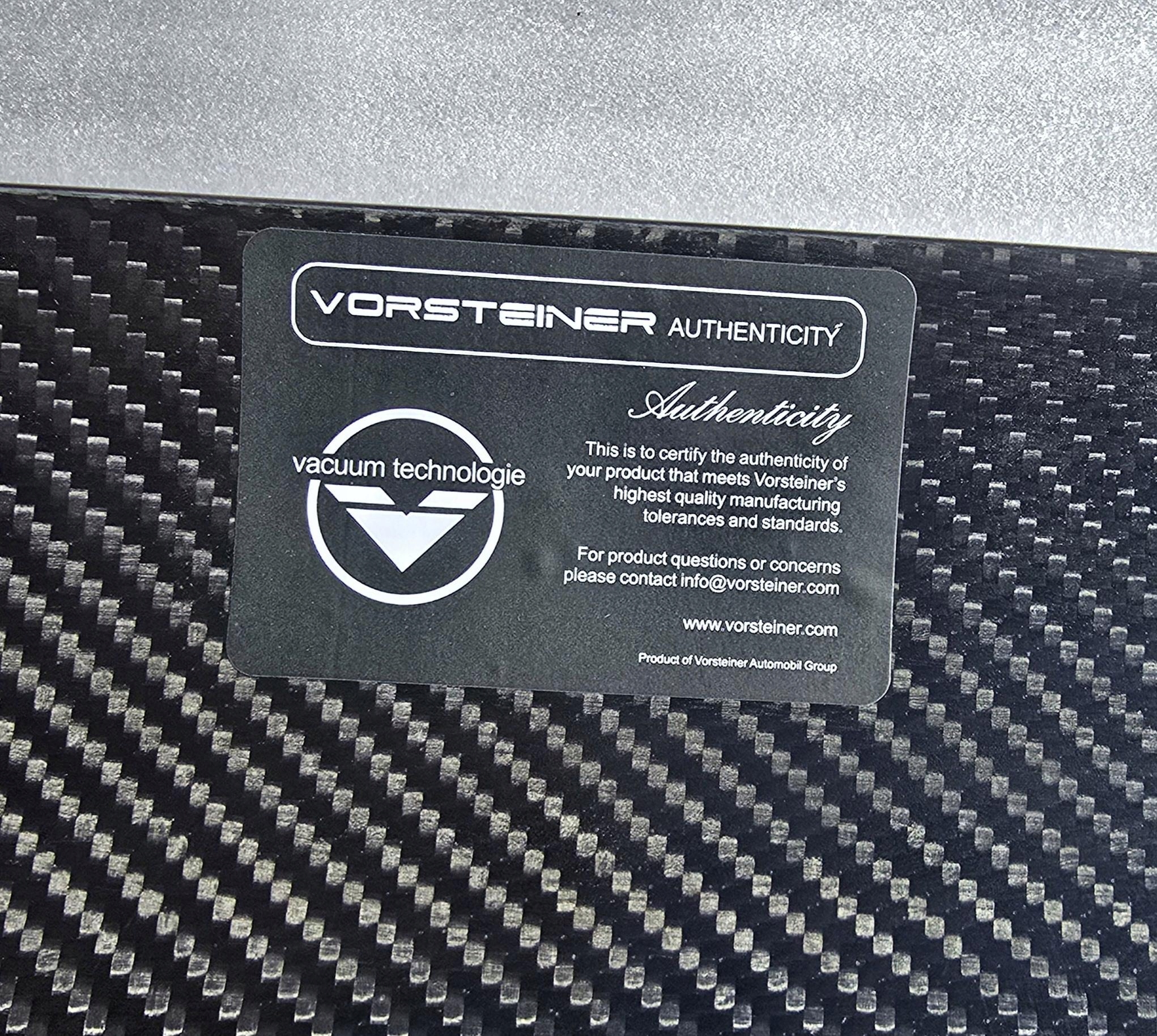 moulding cap of the threshold left tesla 3 Vorsteiner CARBON new