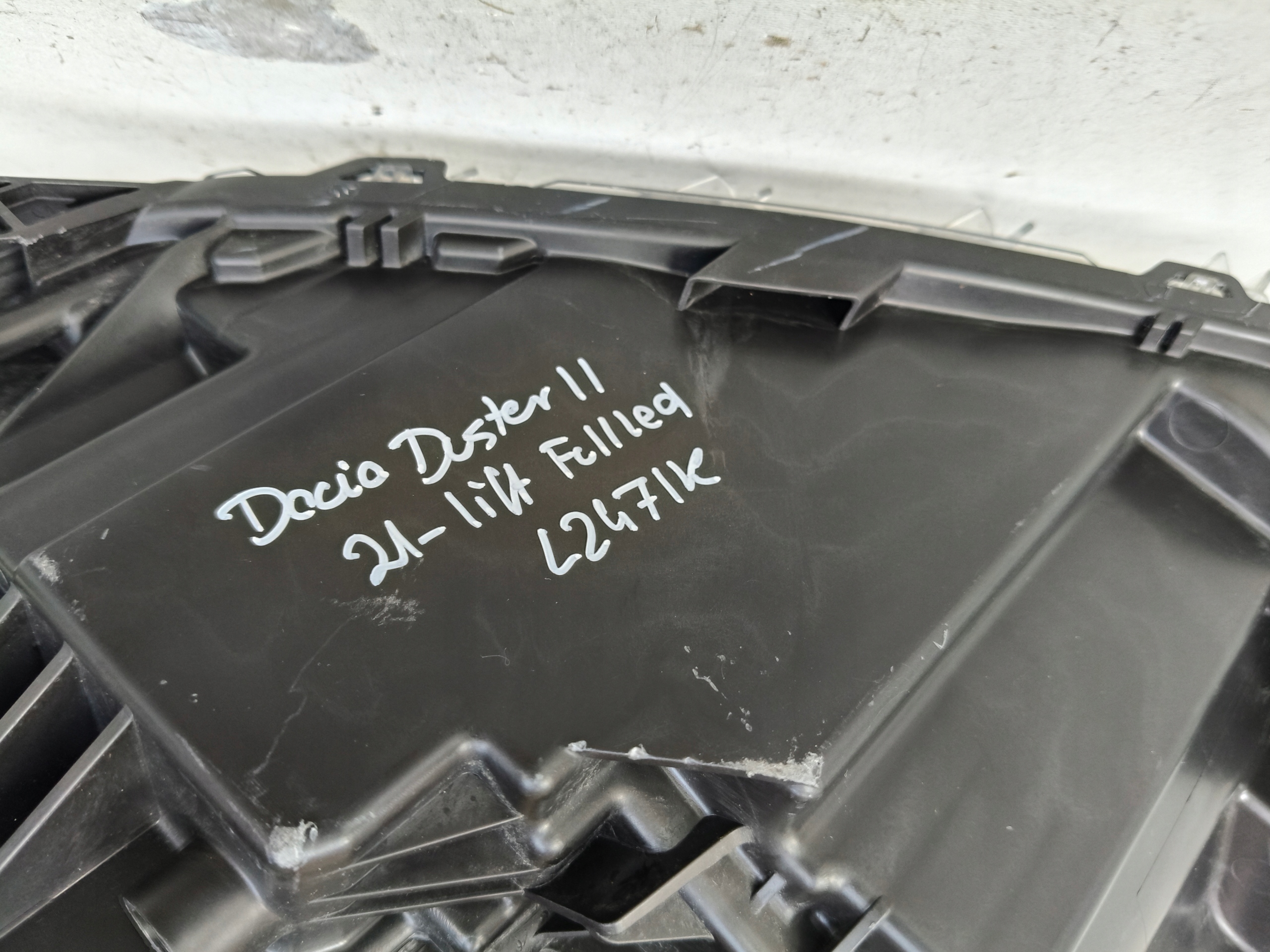 light right REFLEKTOR DACIA DUSTER II 21- LIFT FULL LED