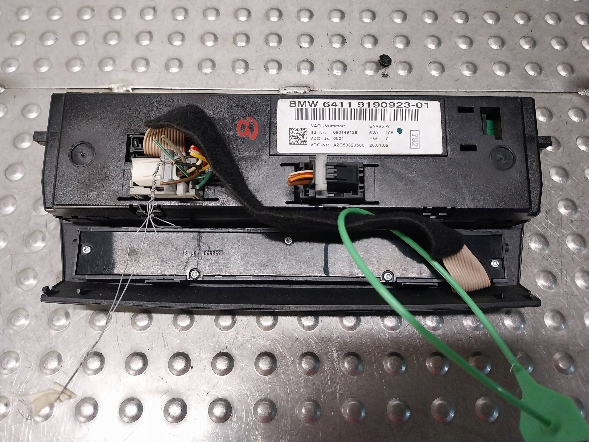 PANEL rešetka ventilacije klimatizacije 9190923 BMW E90 E91 E92 E93