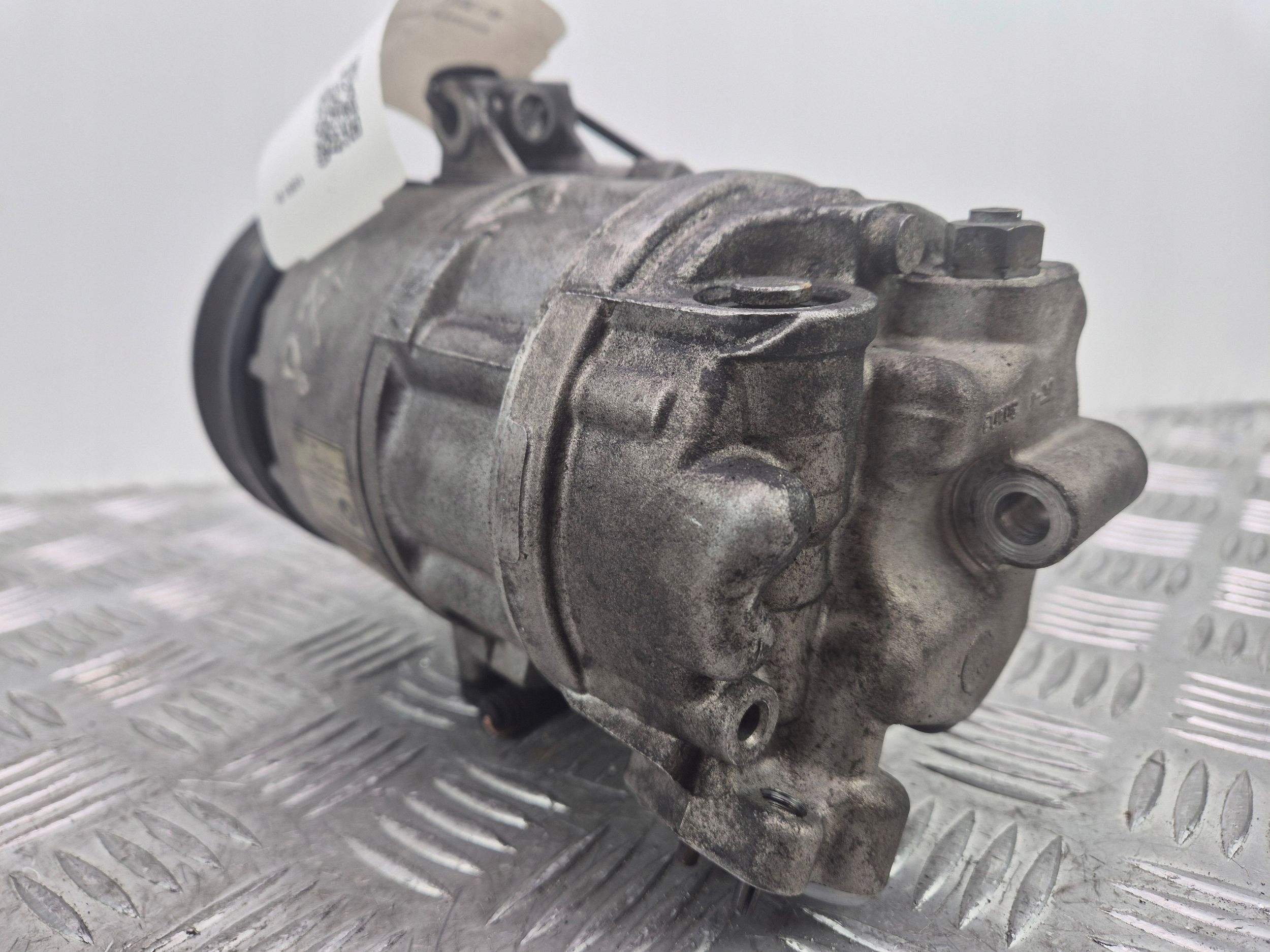 BMW 3 E90 E91 323i N52 compressor of the air conditioning 9145355