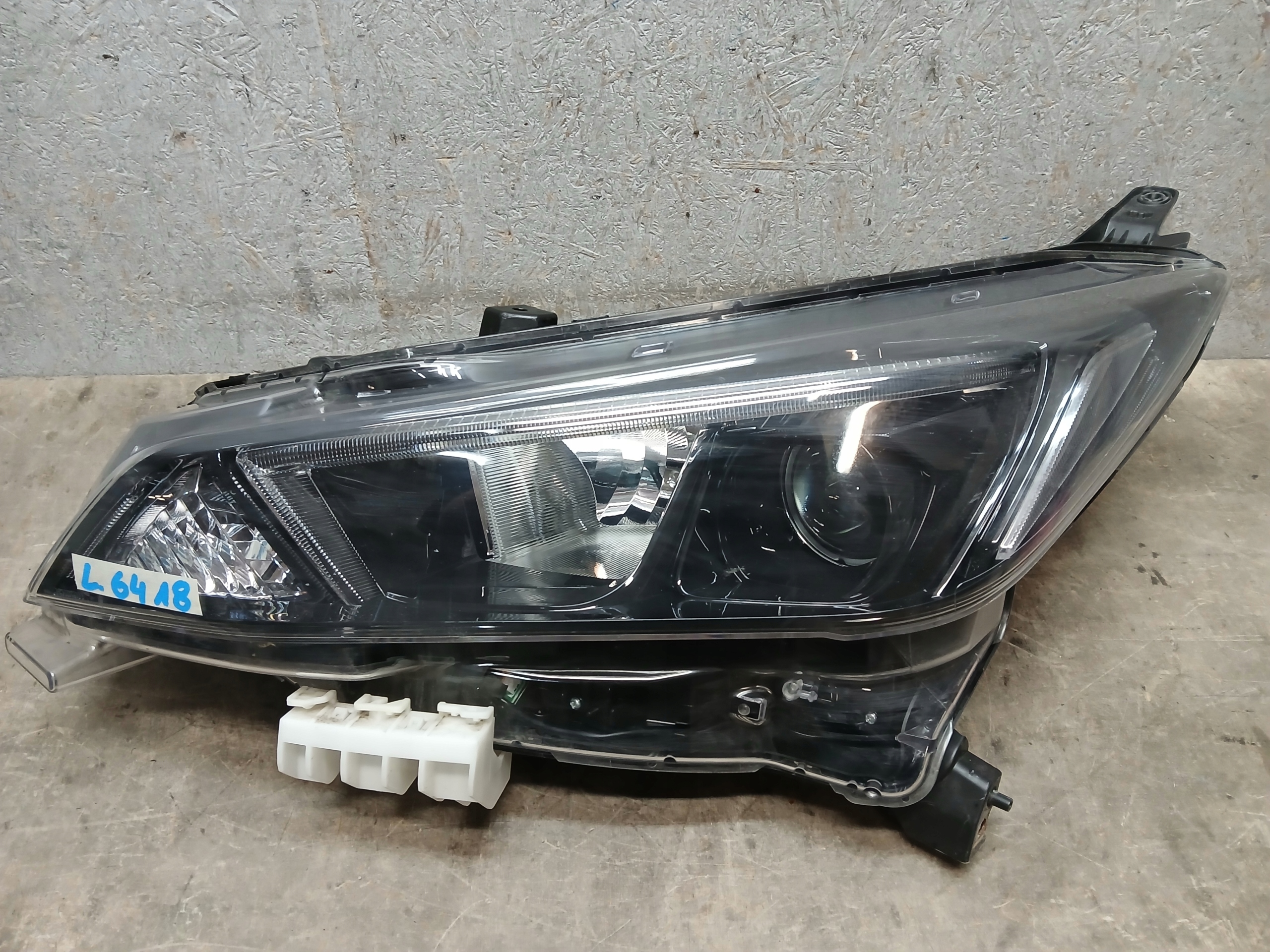 light front left NISSAN LEAF II 2 lens 17- 26060 5SH0A