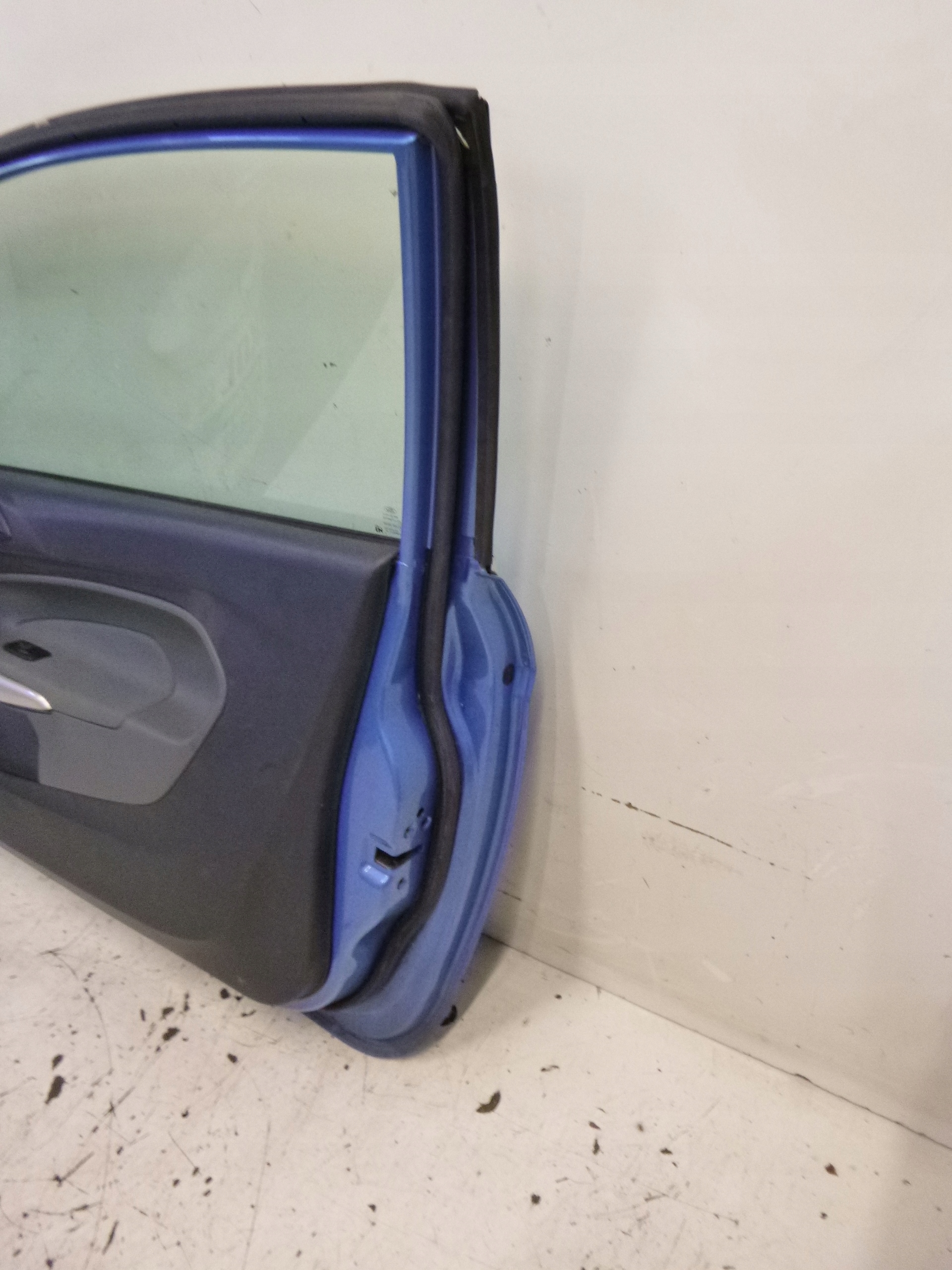 door front left Ford Fiesta MK7 2009-2012 lakier 99 complete 3D