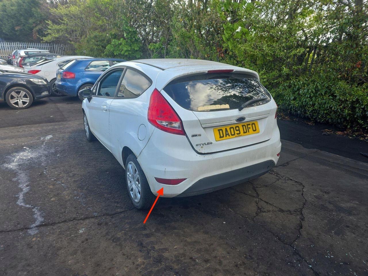 Odblask left side Ford Fiesta 6 2009 8A61-17E847-AB