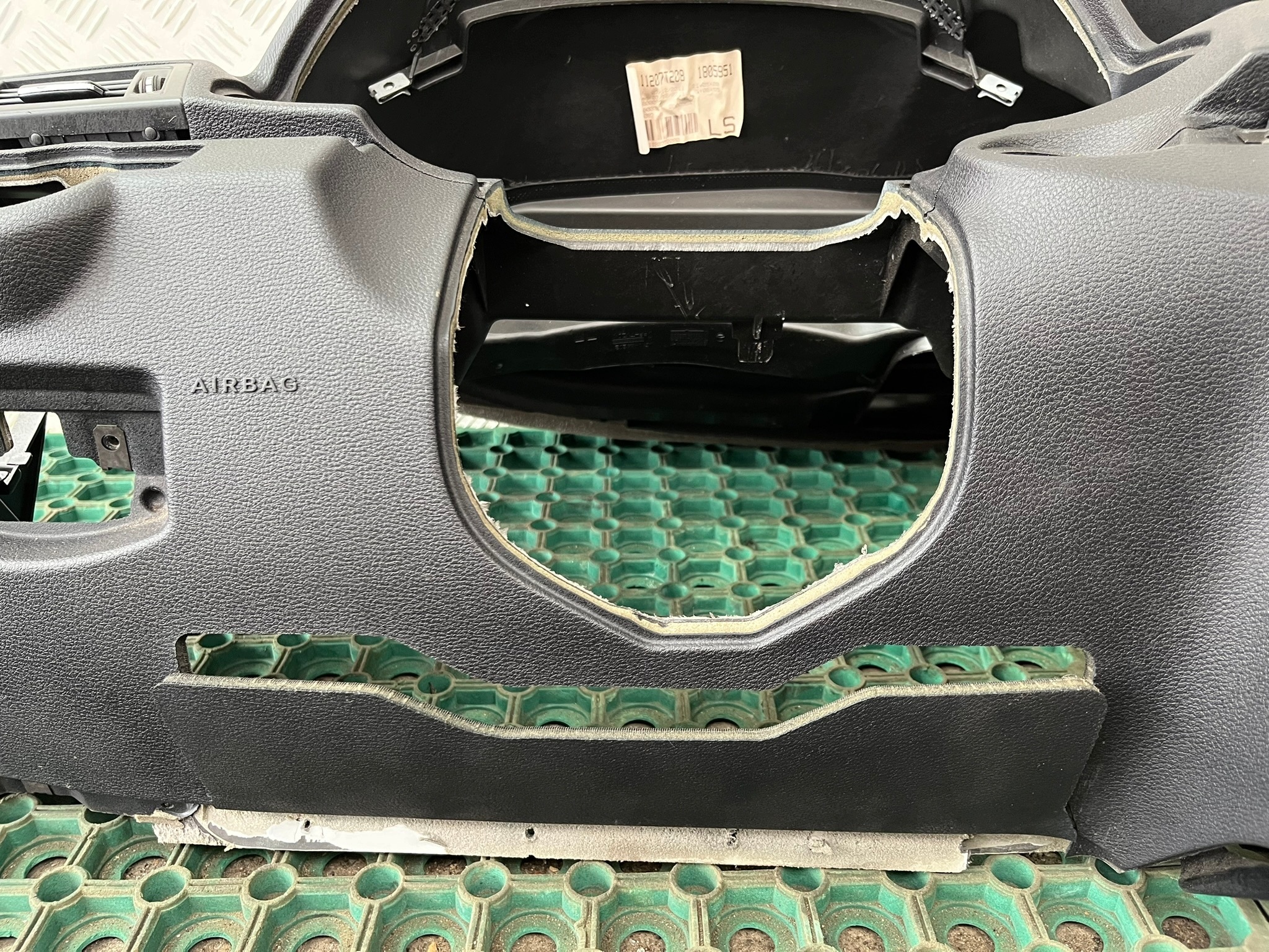 MERCEDES E-KLASA W207 09-16 dashboard instrument panel console A2076800087 EUROPA