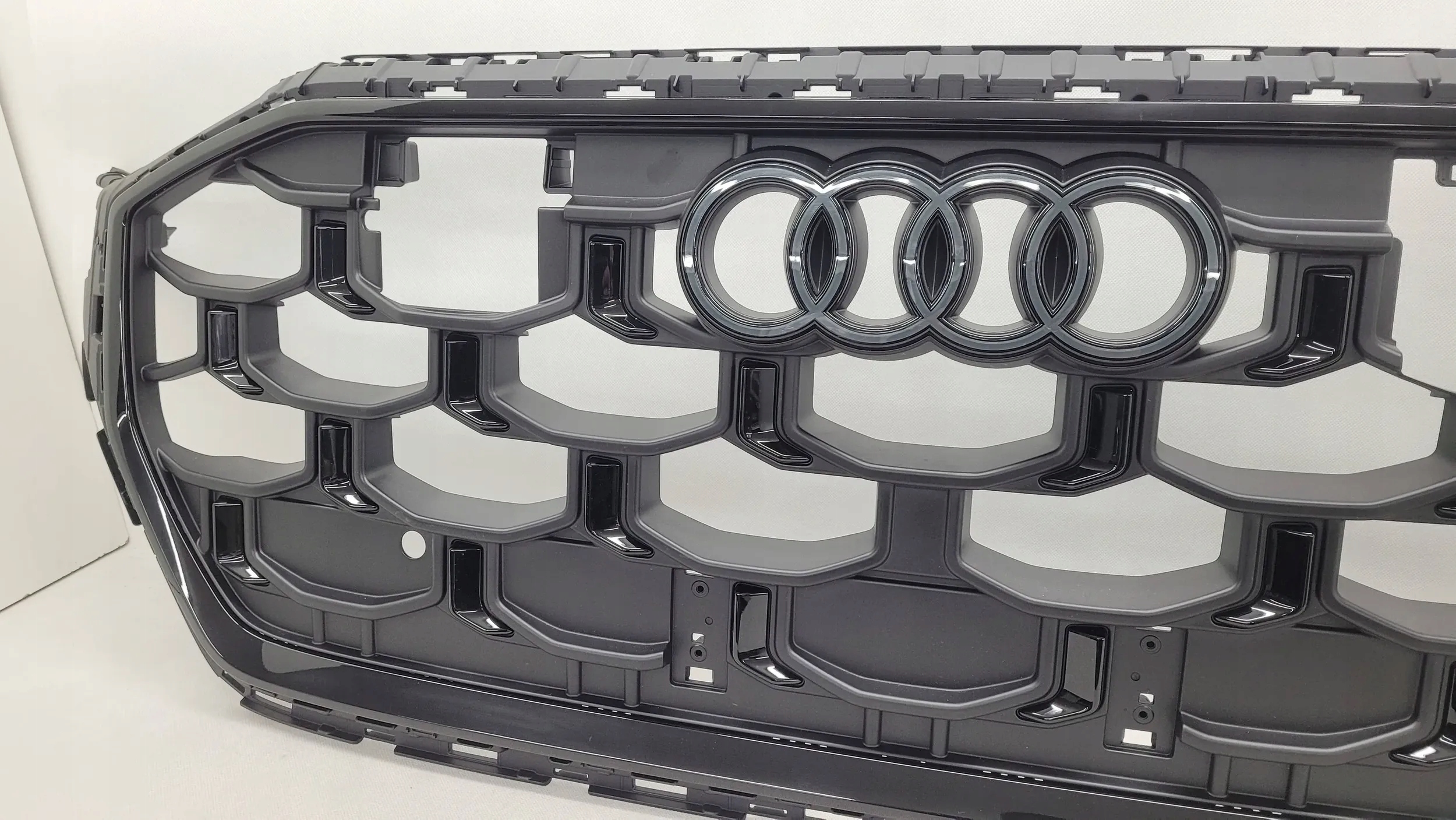 AUDI SQ8 Q8 S-LINE ATRAPA GRILL ZDERZAKA PRZÓD 4M8853651CK NOWA ORYGINAŁ FV Numer katalogowy części 4M8853651CL