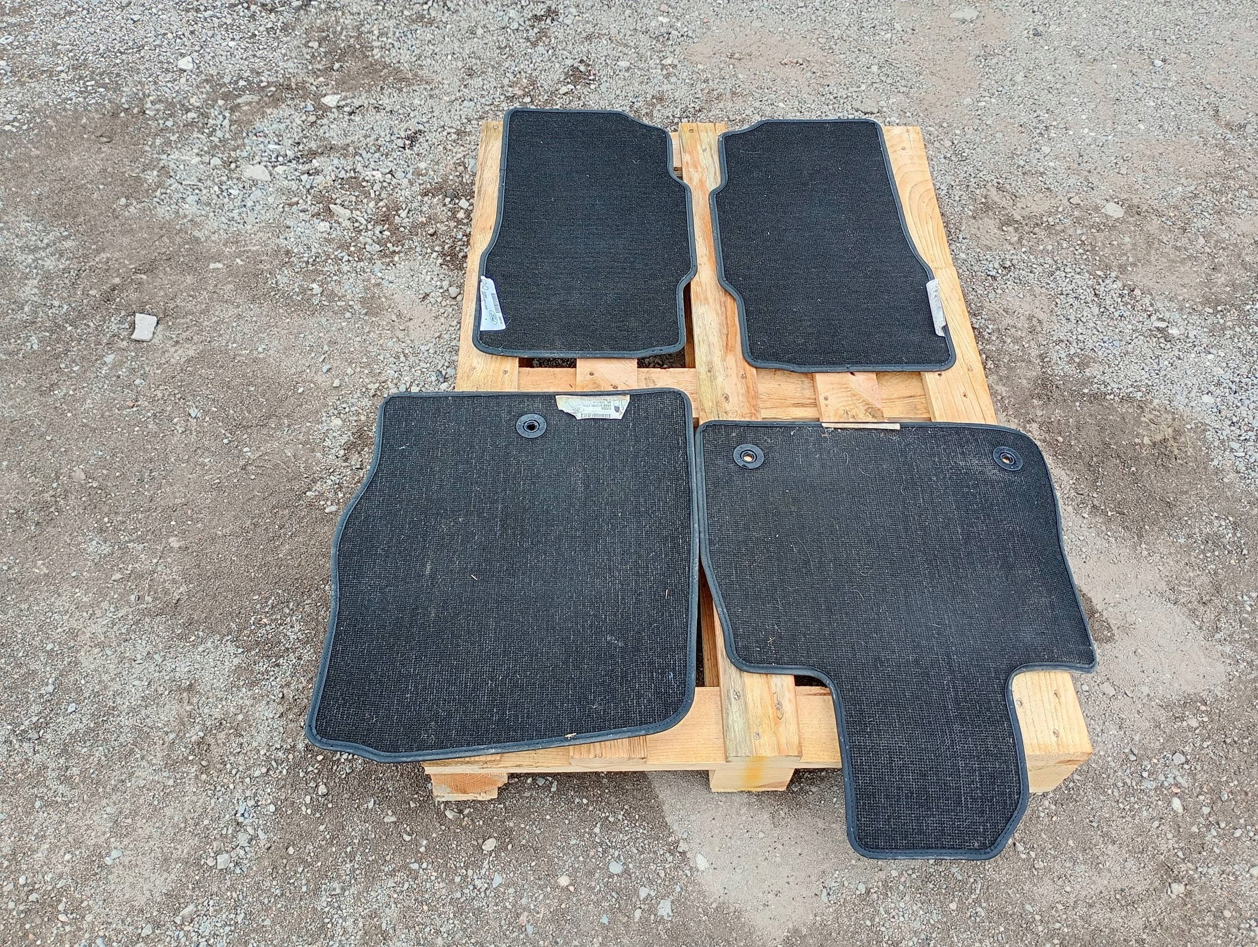 mats welurowe black, oryginalne komplet Ford Explorer VI 3.0 ST 2020