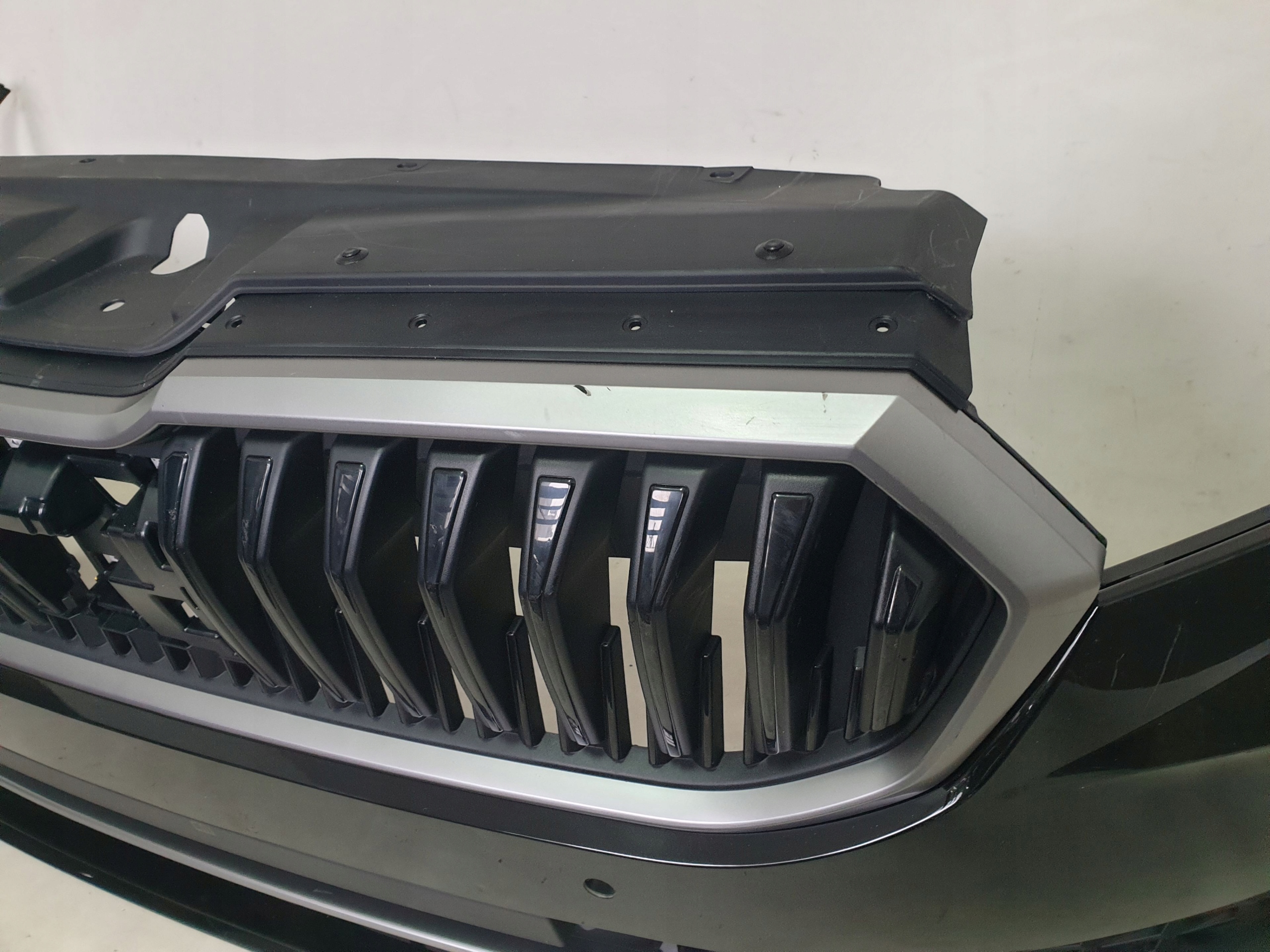 SKODA SUPERB IV 3P0 23-> bumper front front 4 x PDC cover 3P0807221