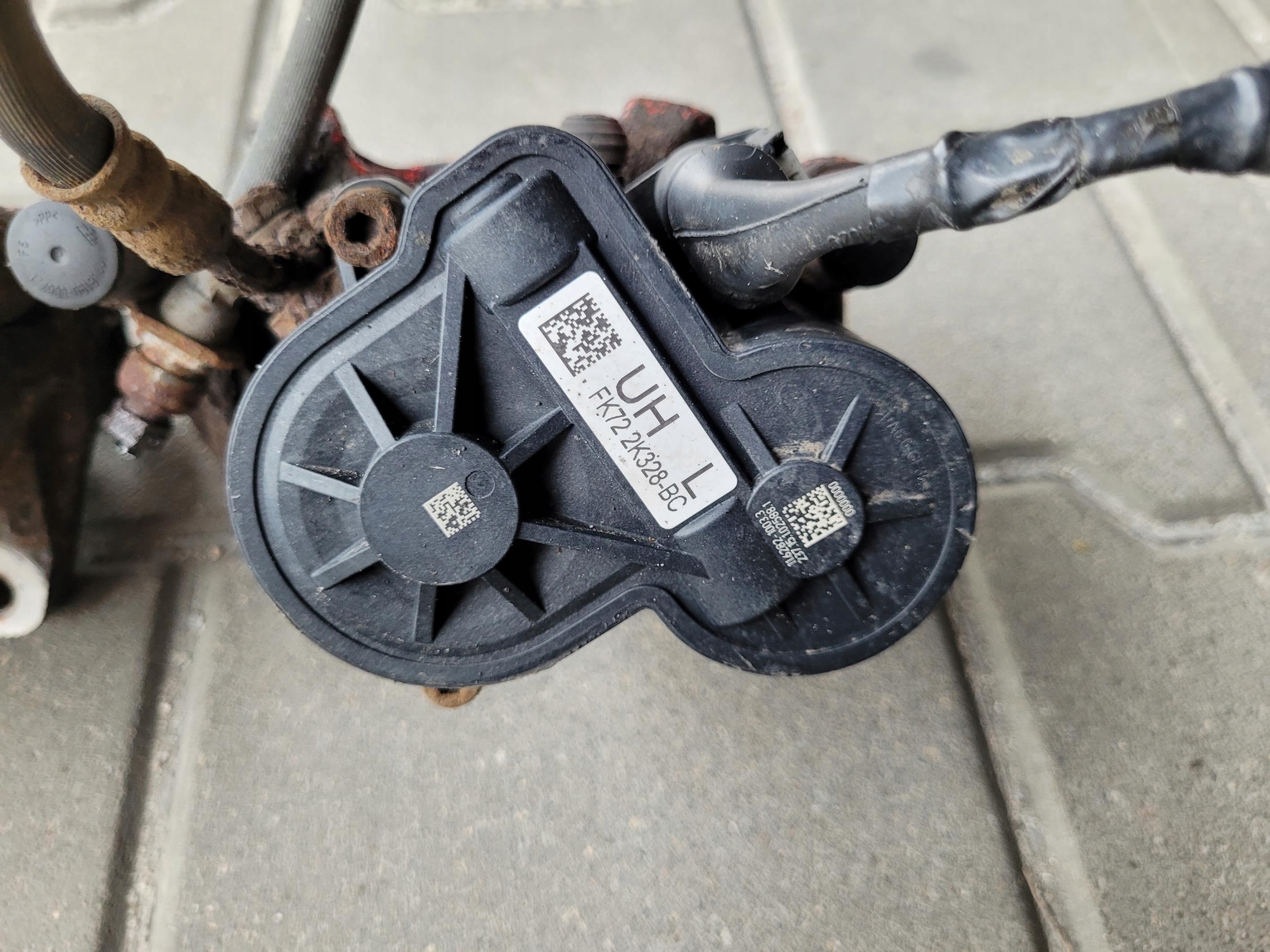 caliper rear part rear left JAGUAR XF II X260 2.0 D