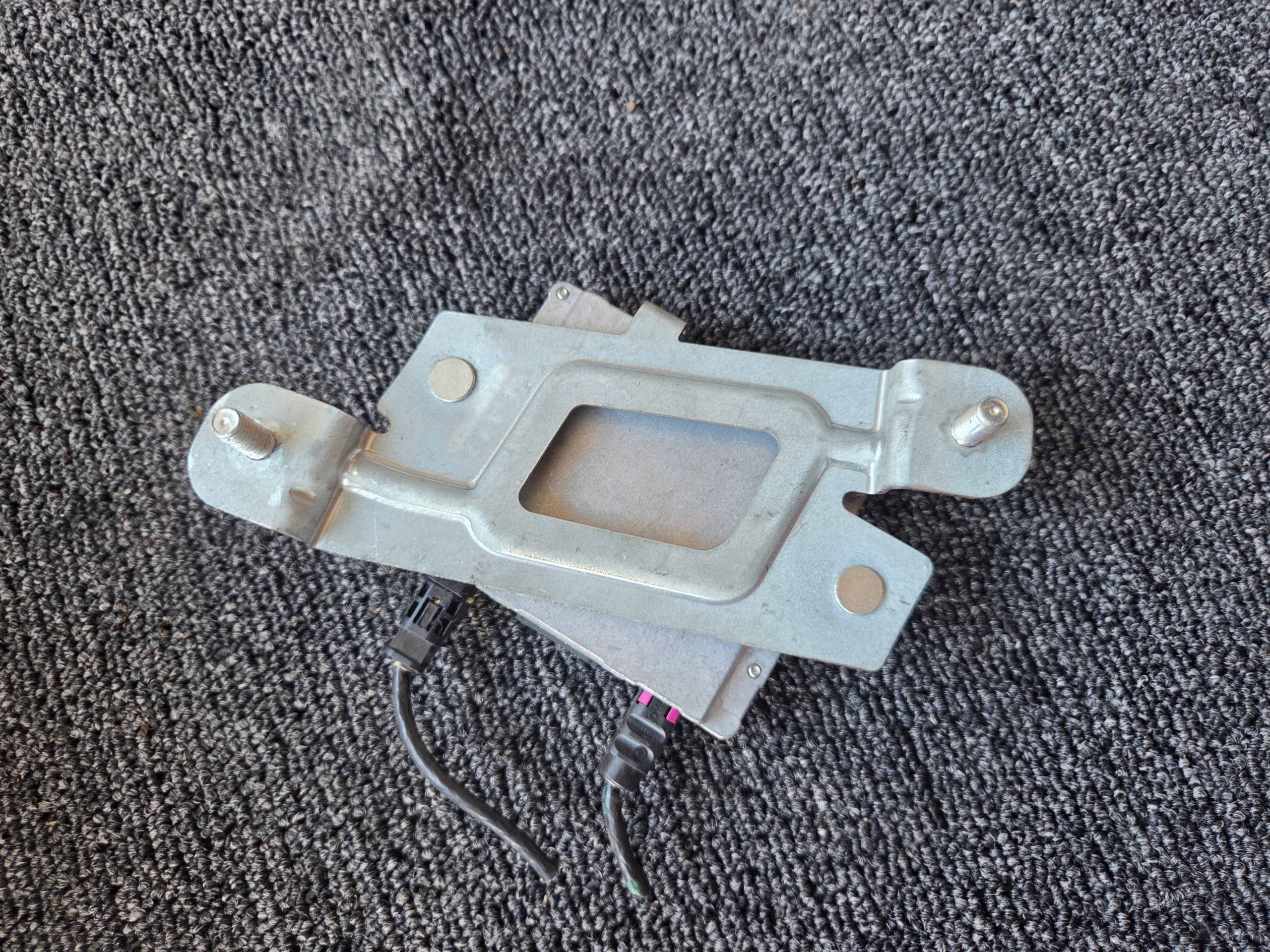 module amplifier MERCEDES BENZ A2139056406