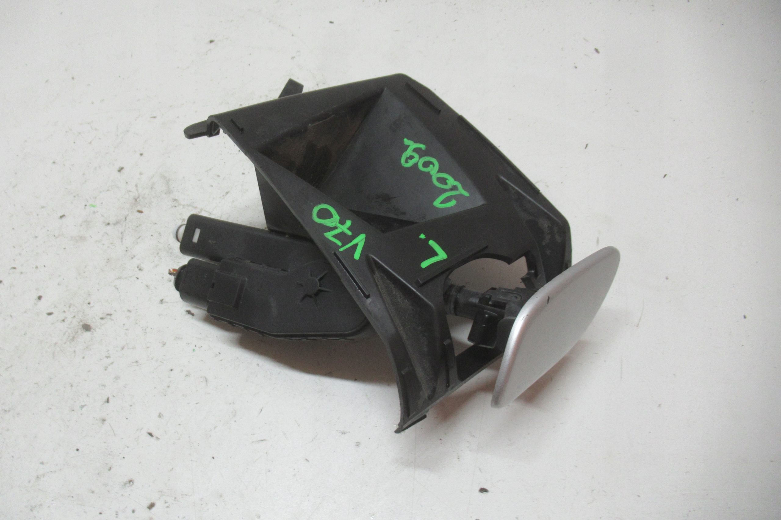 VOLVO V70 09R washer REFLEKTORA left 30764183