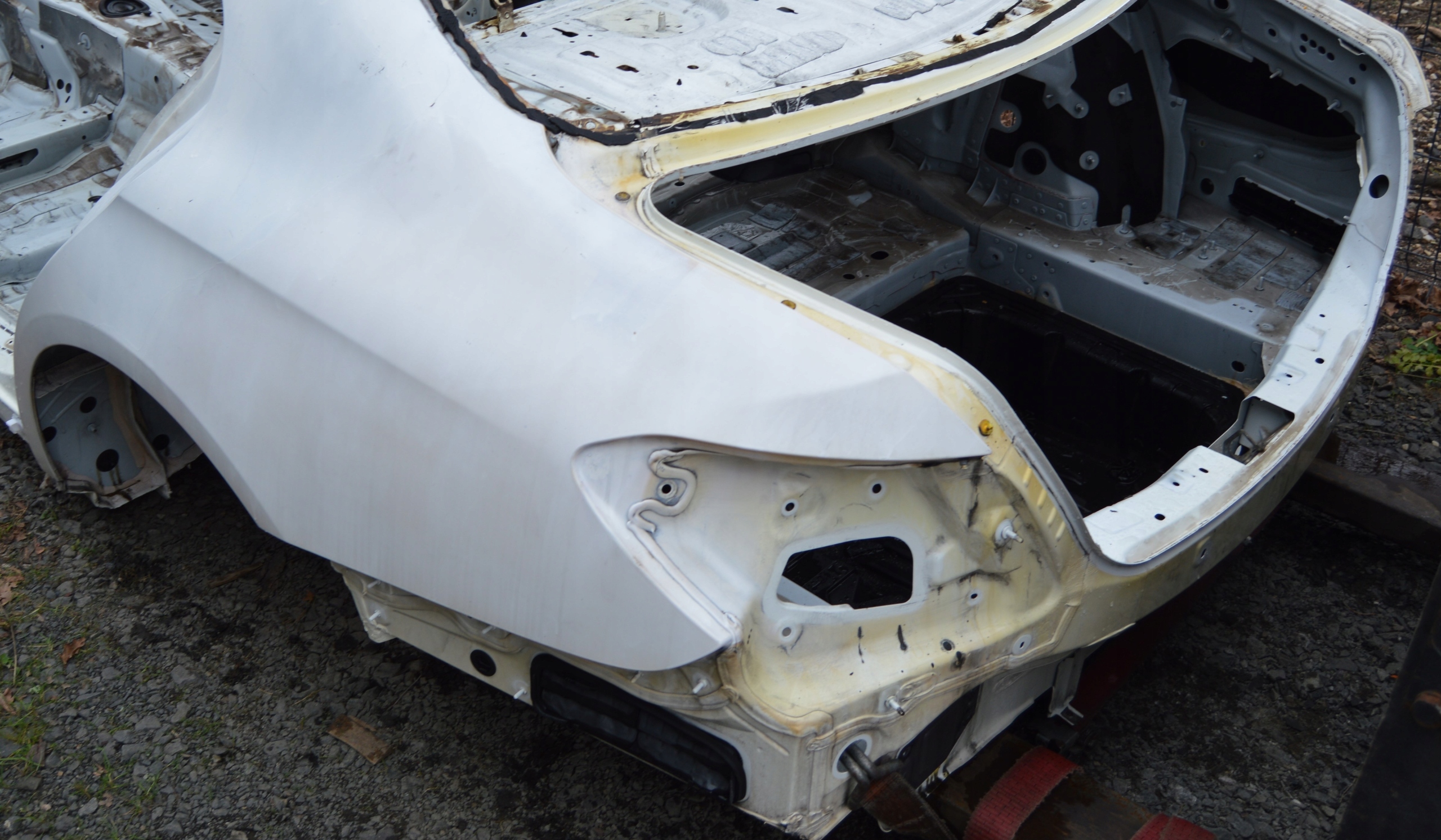 ЗАД. ЗАД БАГАЖНИК КРИЛО ЛІВИЙ ПРАВИЙ ЗАД. ЧЕТВЕРТИНА MERCEDES W213 Е-КЛАС