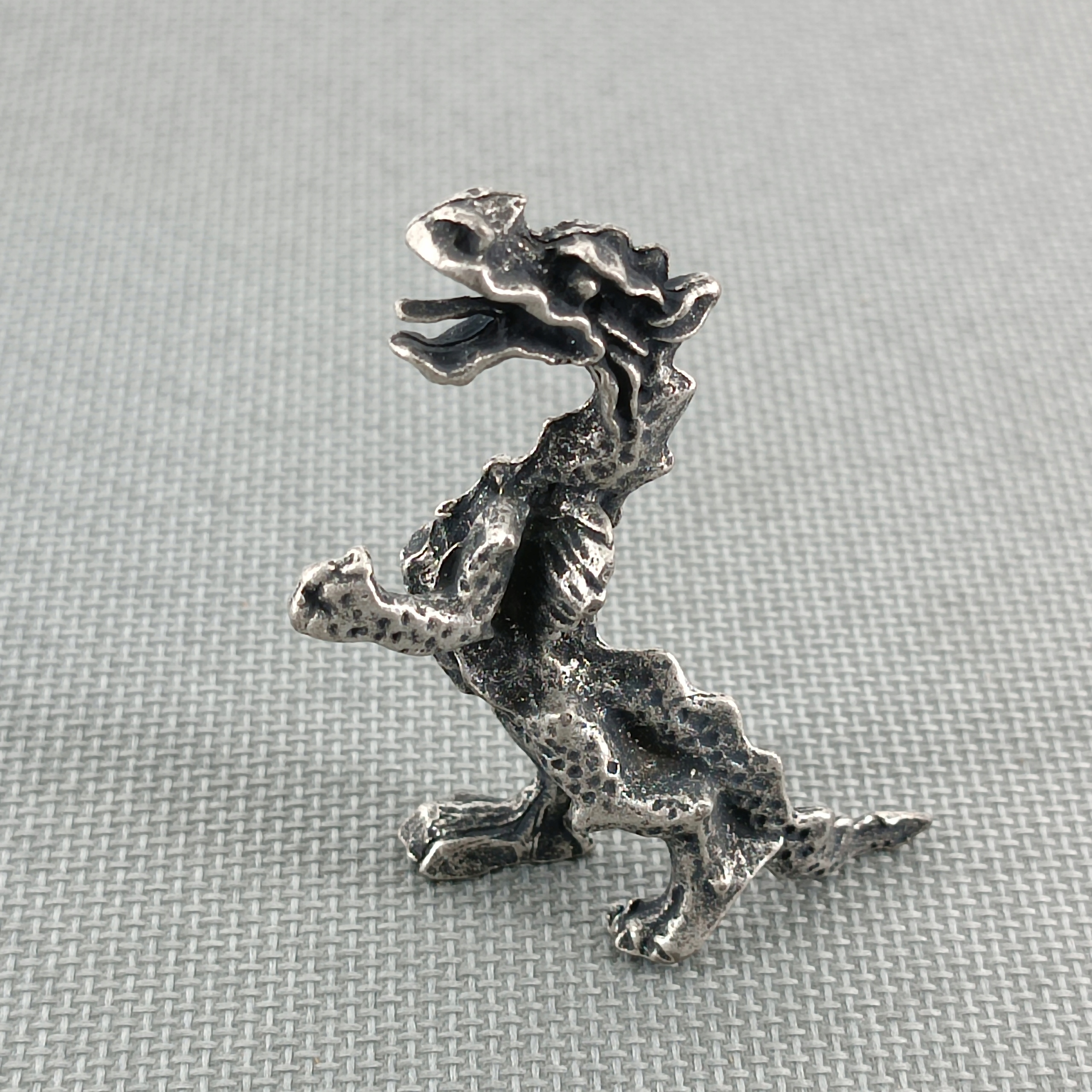 

Smok Wawelski stojący Figurka Metaloplastyka