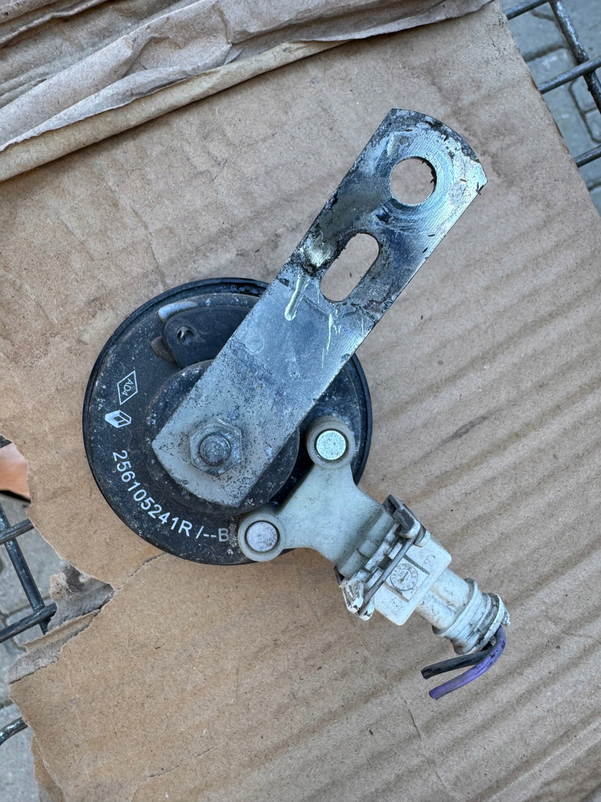 NISSAN NV400 KLAKSON 256105241R MASTER IV