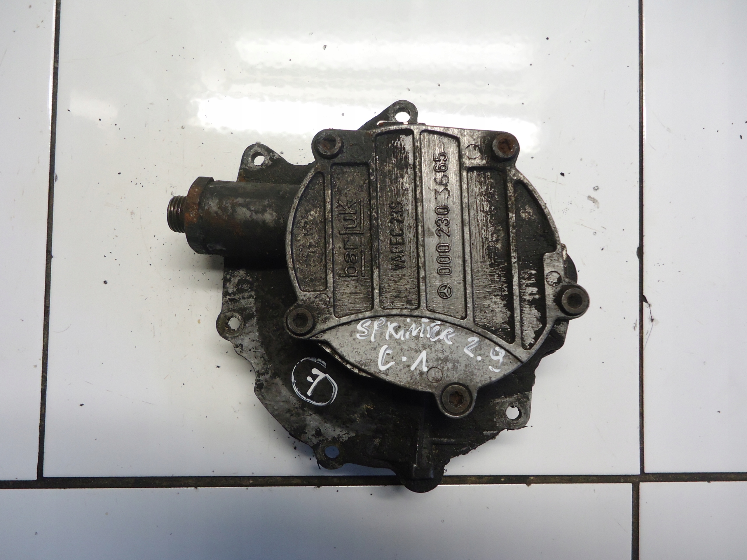MERCEDES VITO VIANO SPRINTER 2.9 Pompa VACUM 0002303665