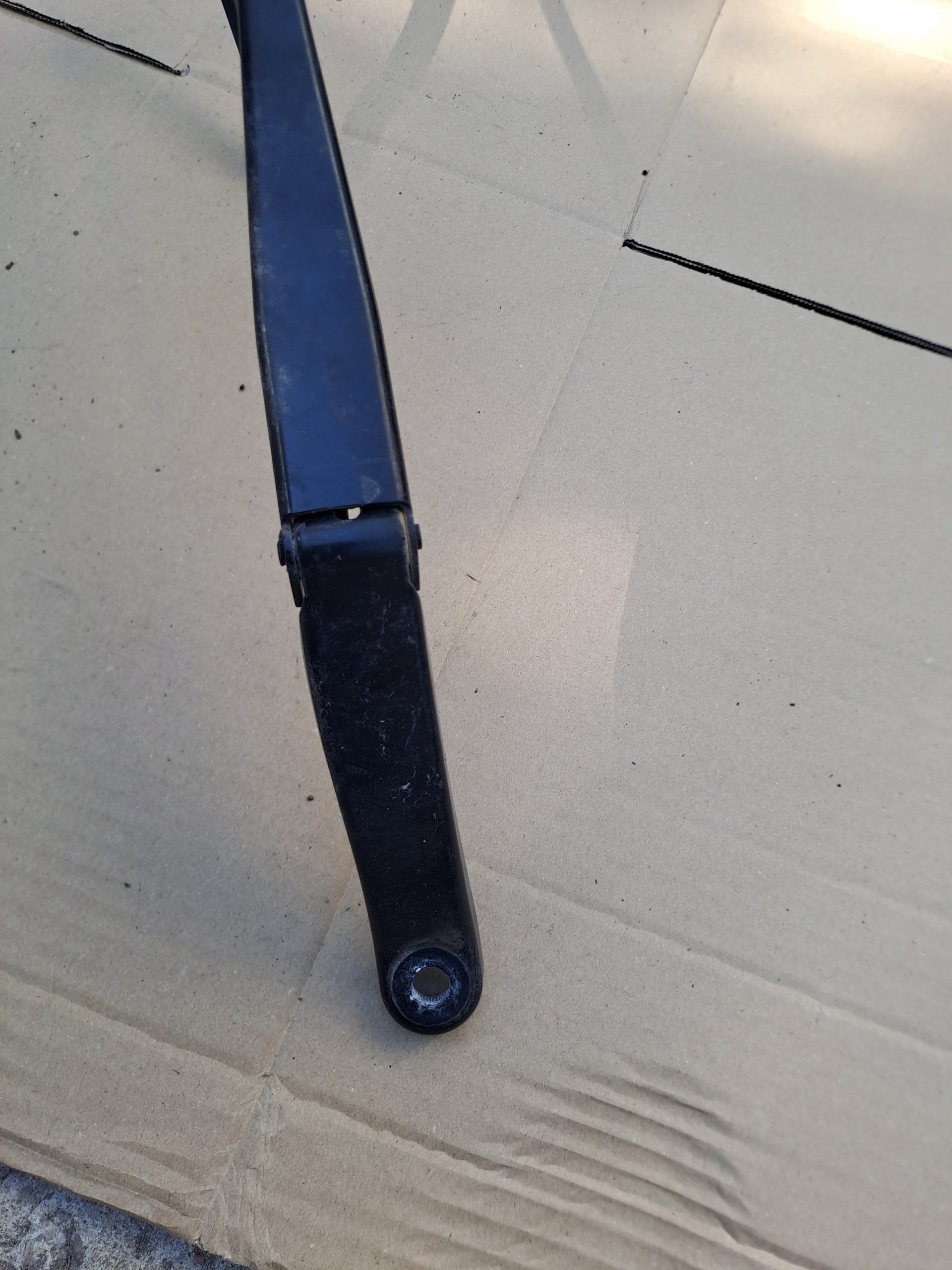wiper arm front right PEUGEOT 508 and 9686437780
