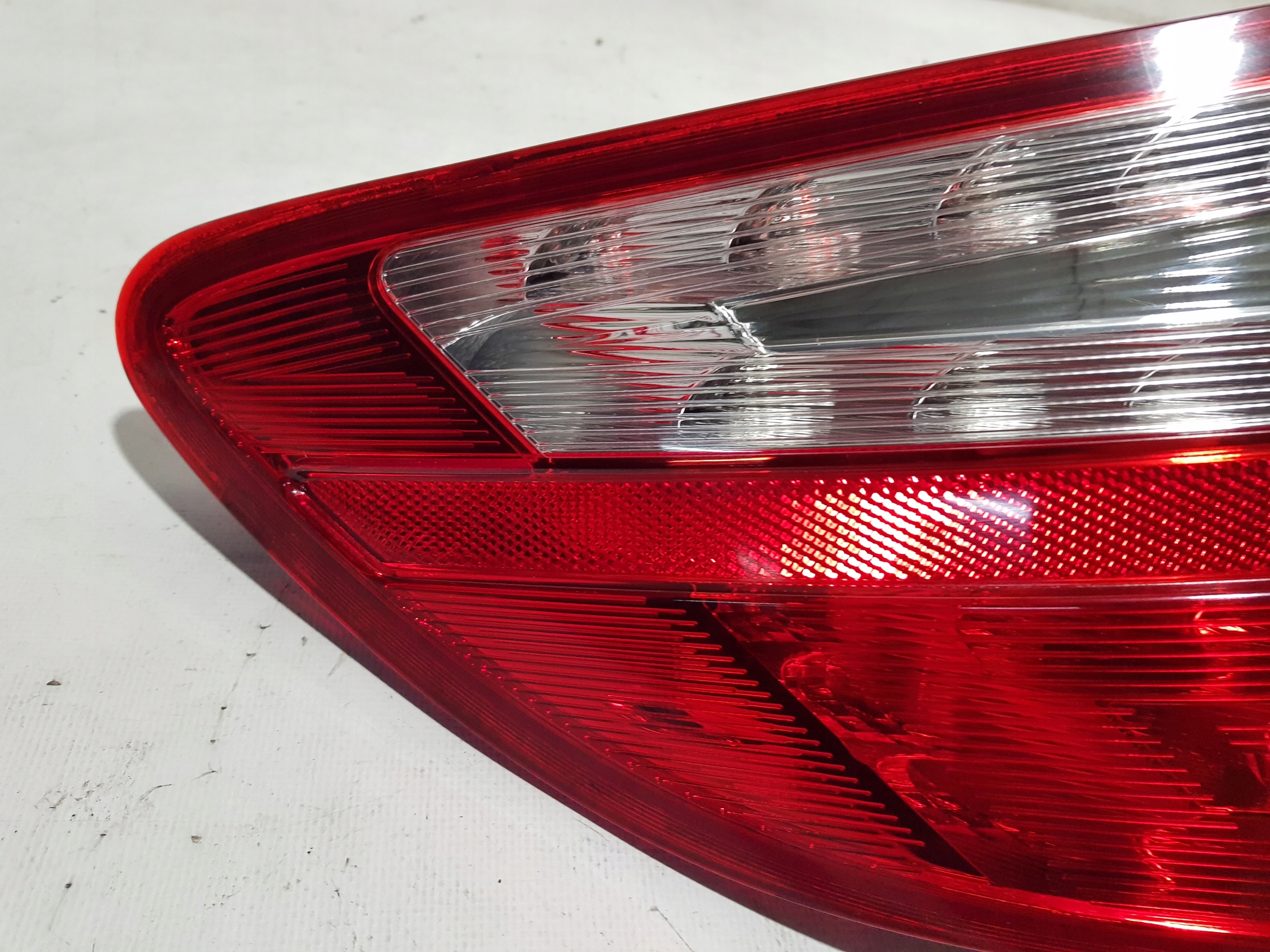 MERCEDES SLK R172 W172 left rear part light left rear