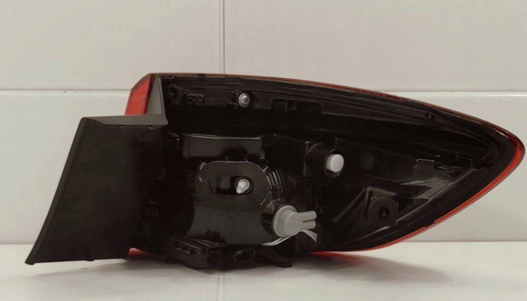 light rear left side Renault Clio 5 2021 265551550R