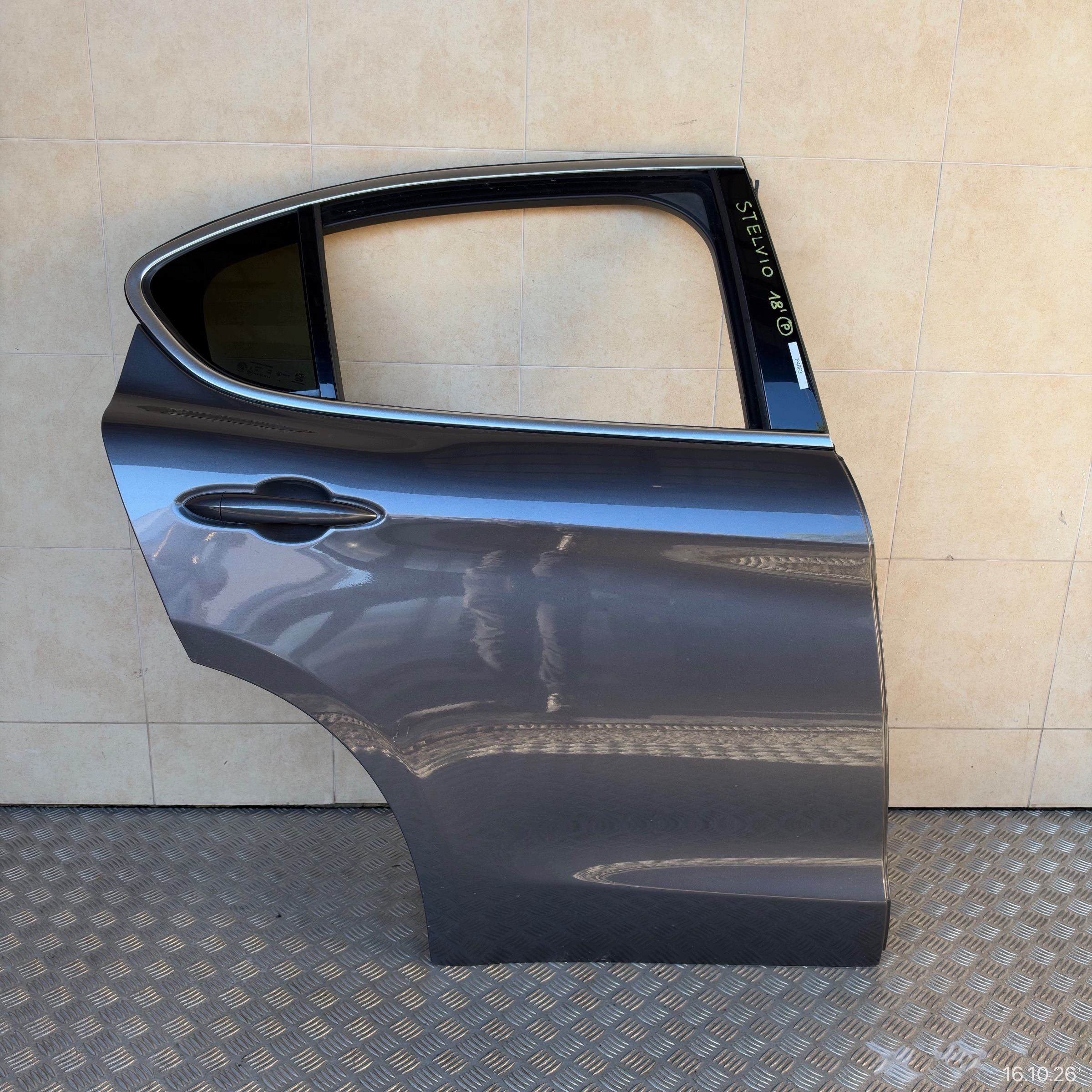 dveře kompletní zadní pravé ALFA ROMEO STELVIO 2018 rok